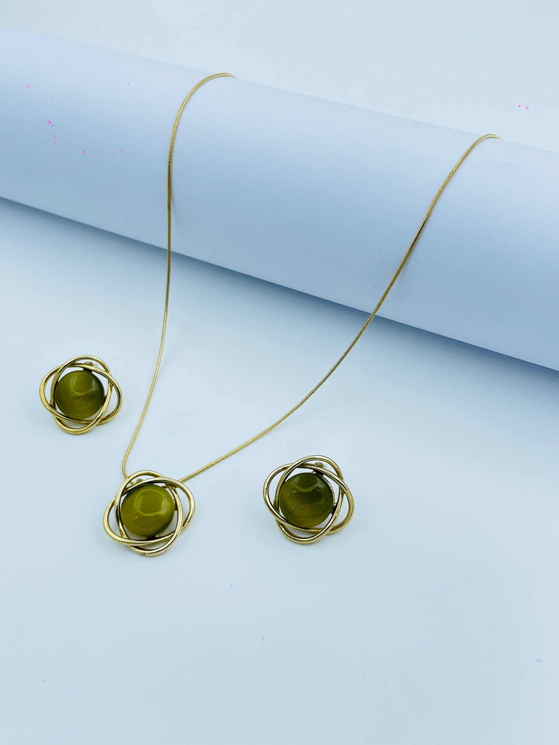 Contemporary Gold-Tone Necklace & Earring Set – Artistic Green Stone Design