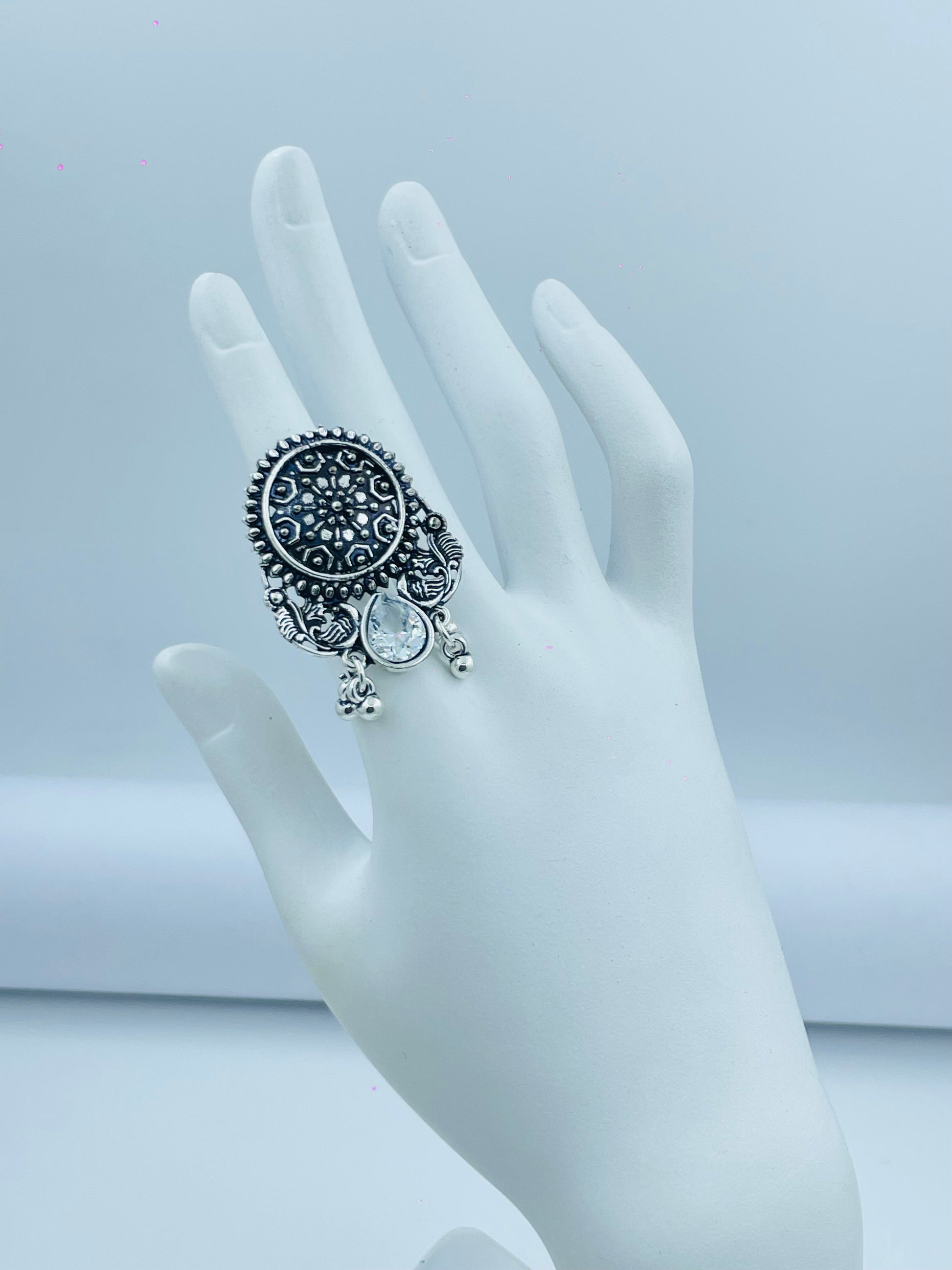 Vintage Ornate Silver Ring with Filigree Design