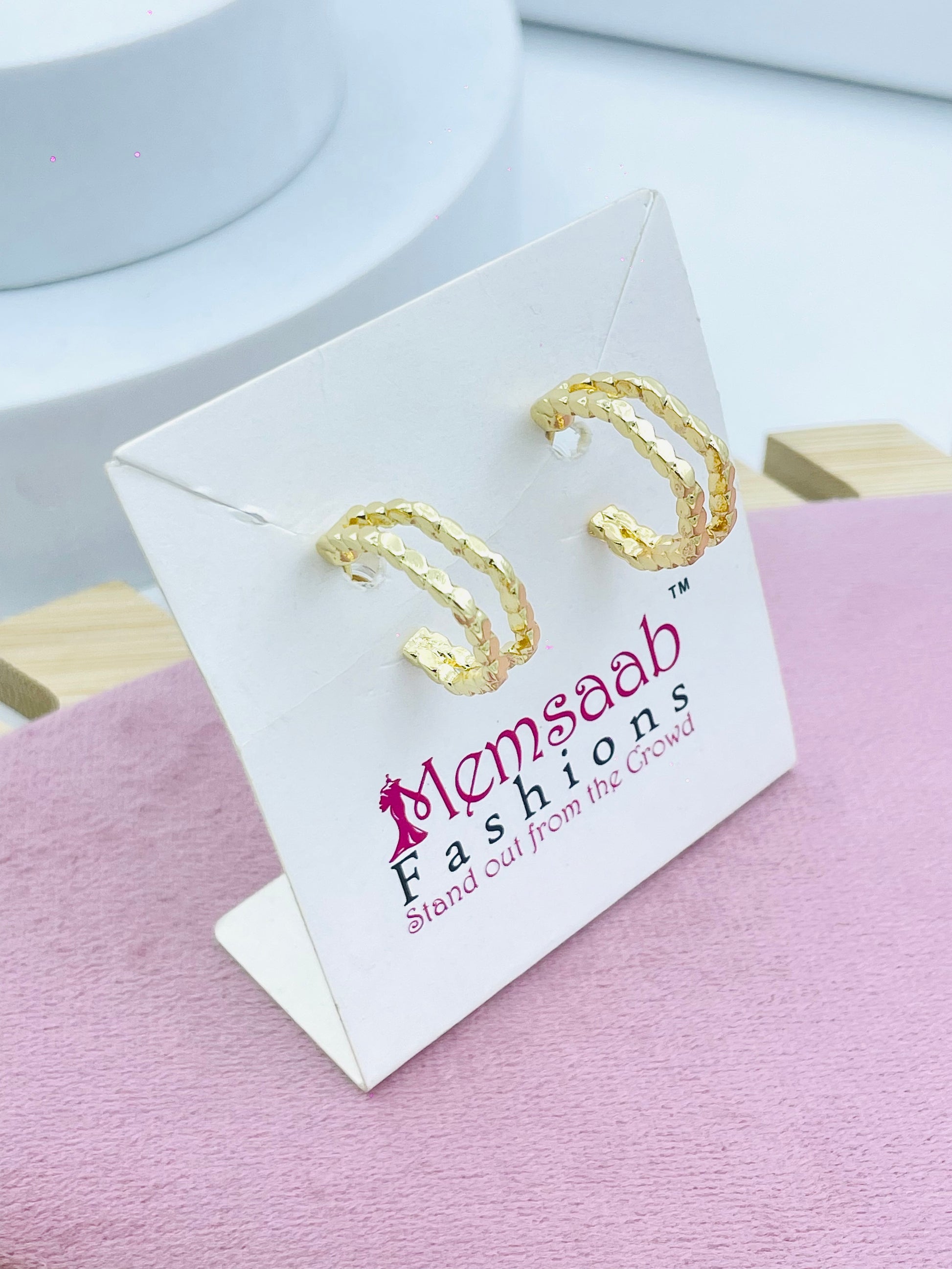 Elegant Gold Textured Hoop Earrings