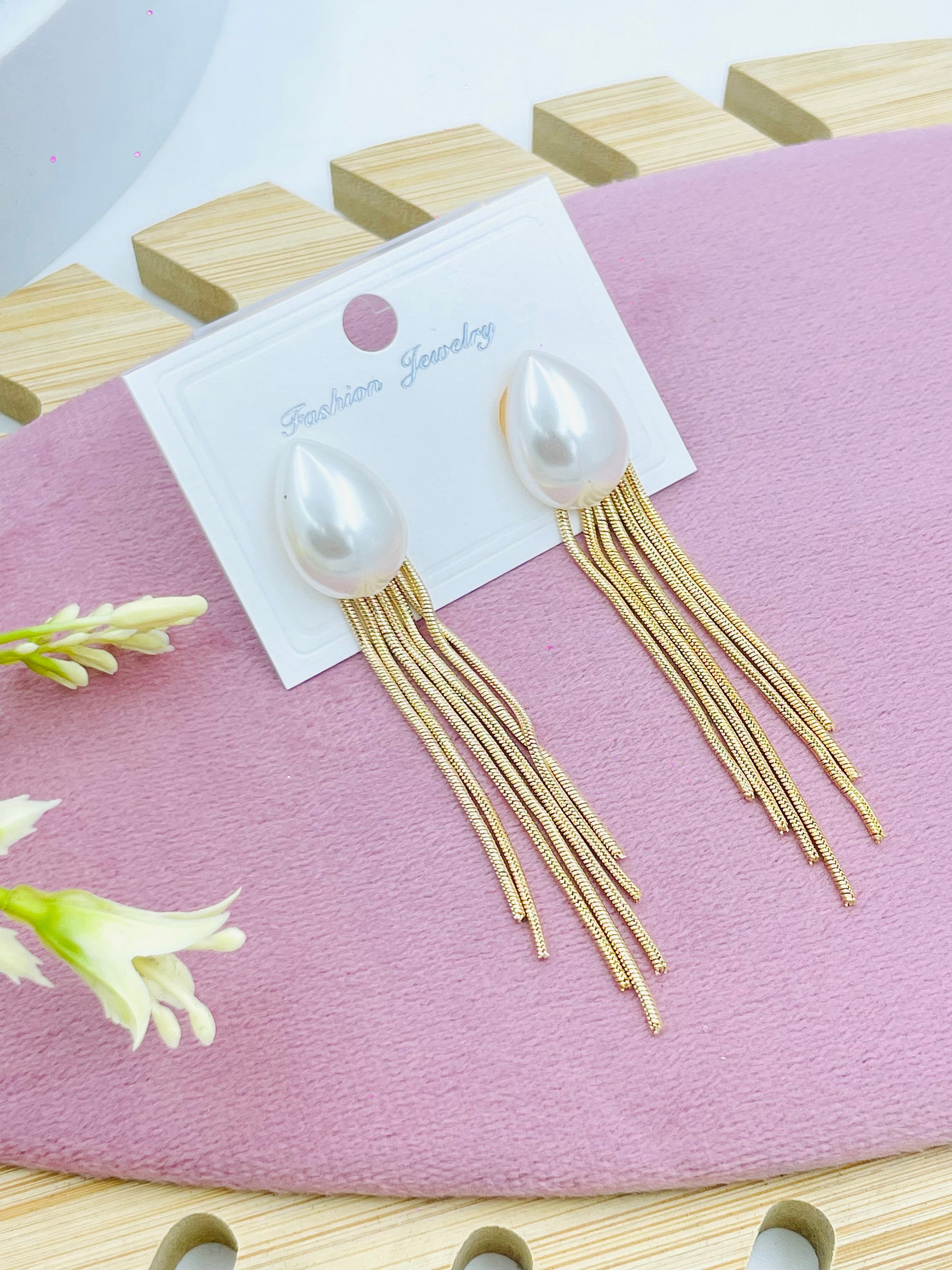 Elegant Pearl Tassel Earrings for Stylish Evenings