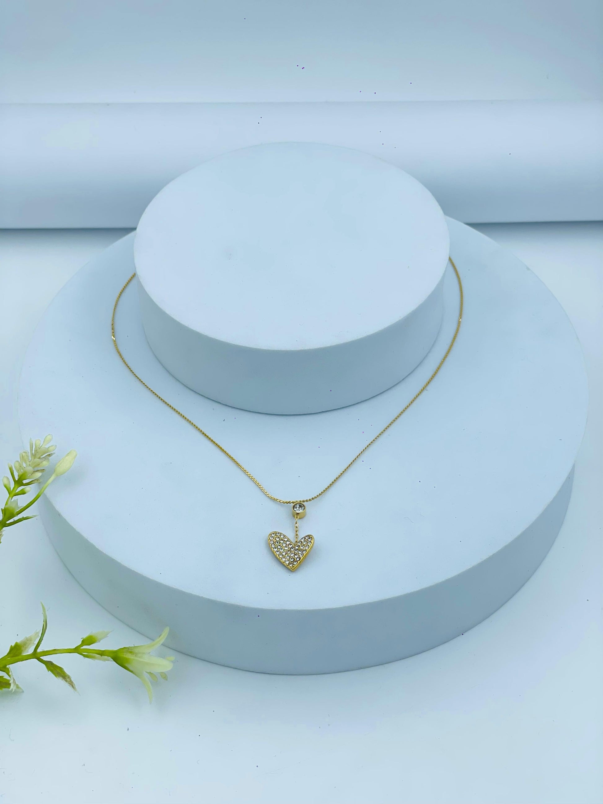 Elegant Gold Heart Pendant Necklace