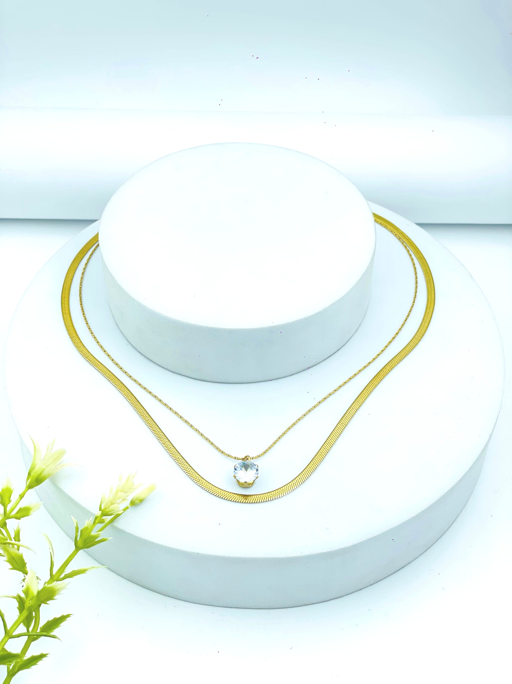 Elegant Gold Necklace Set with Heart Pendant