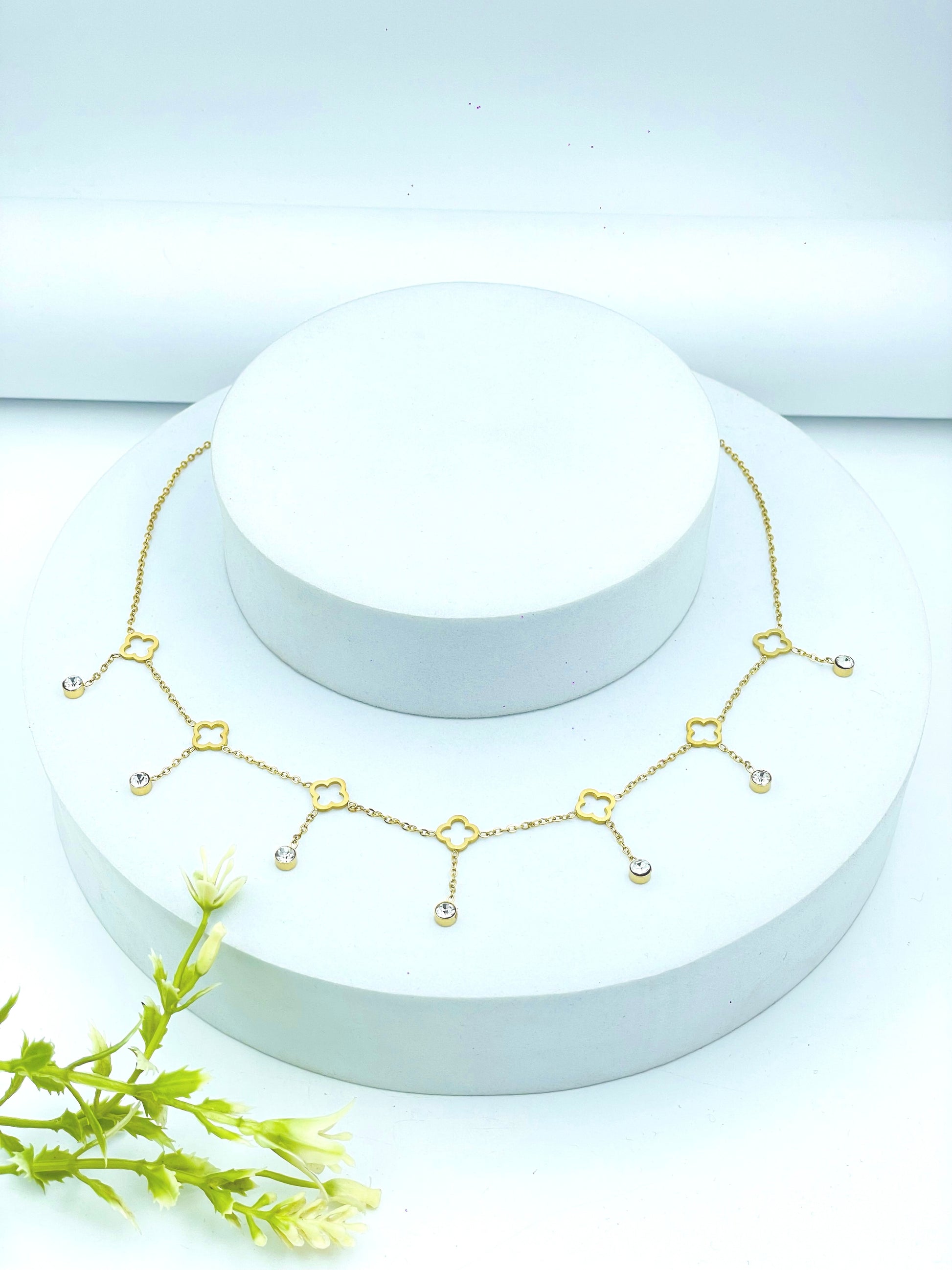 Elegant Gold Choker Necklace with Diamond Accents