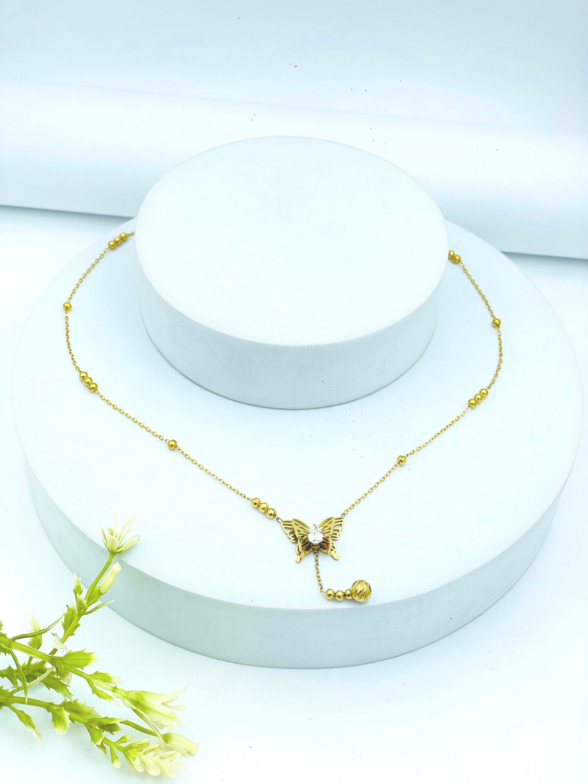 Elegant Gold Butterfly Pendant Necklace