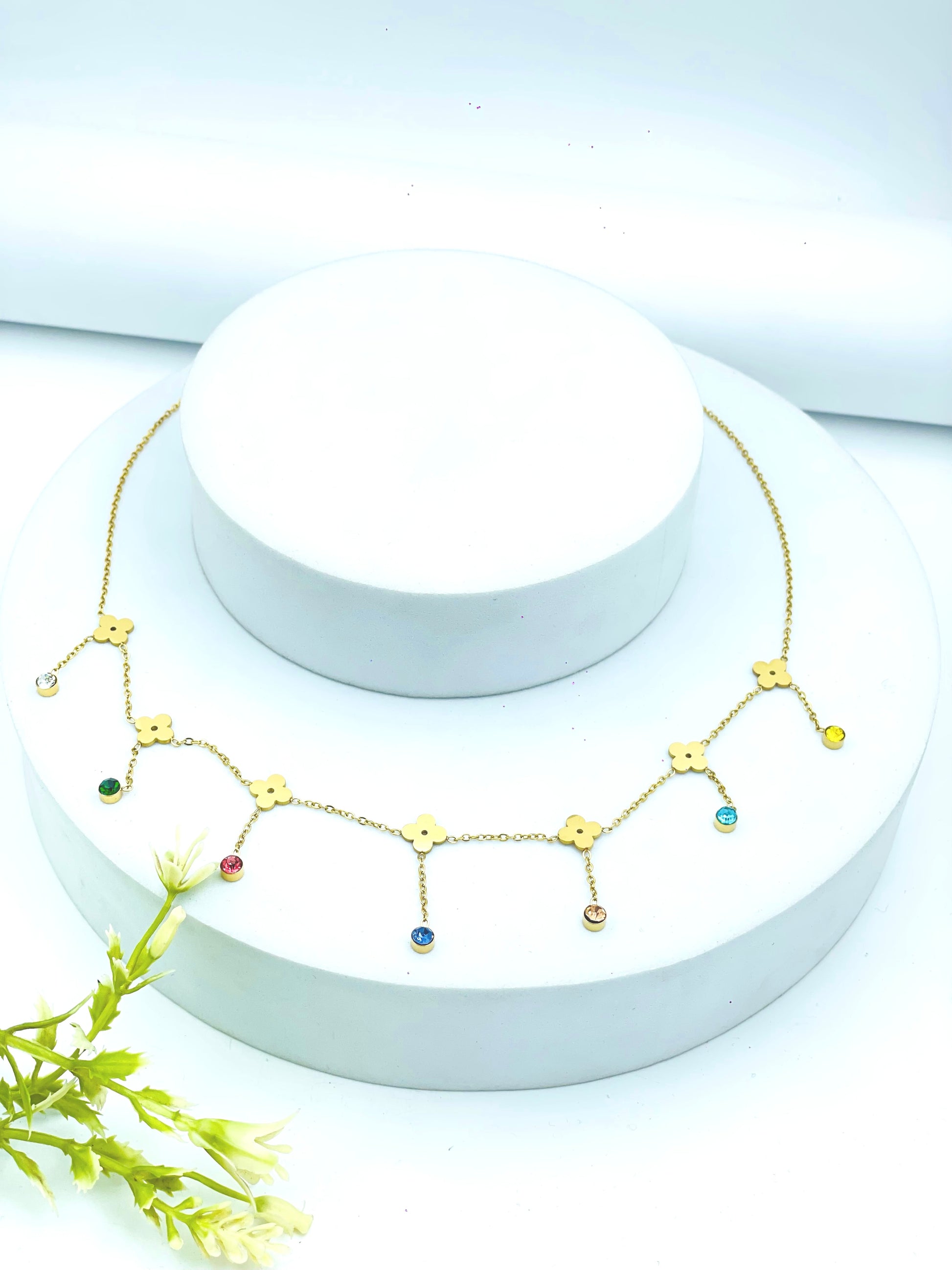 Elegant Gold Necklace with Multicolor Gemstones