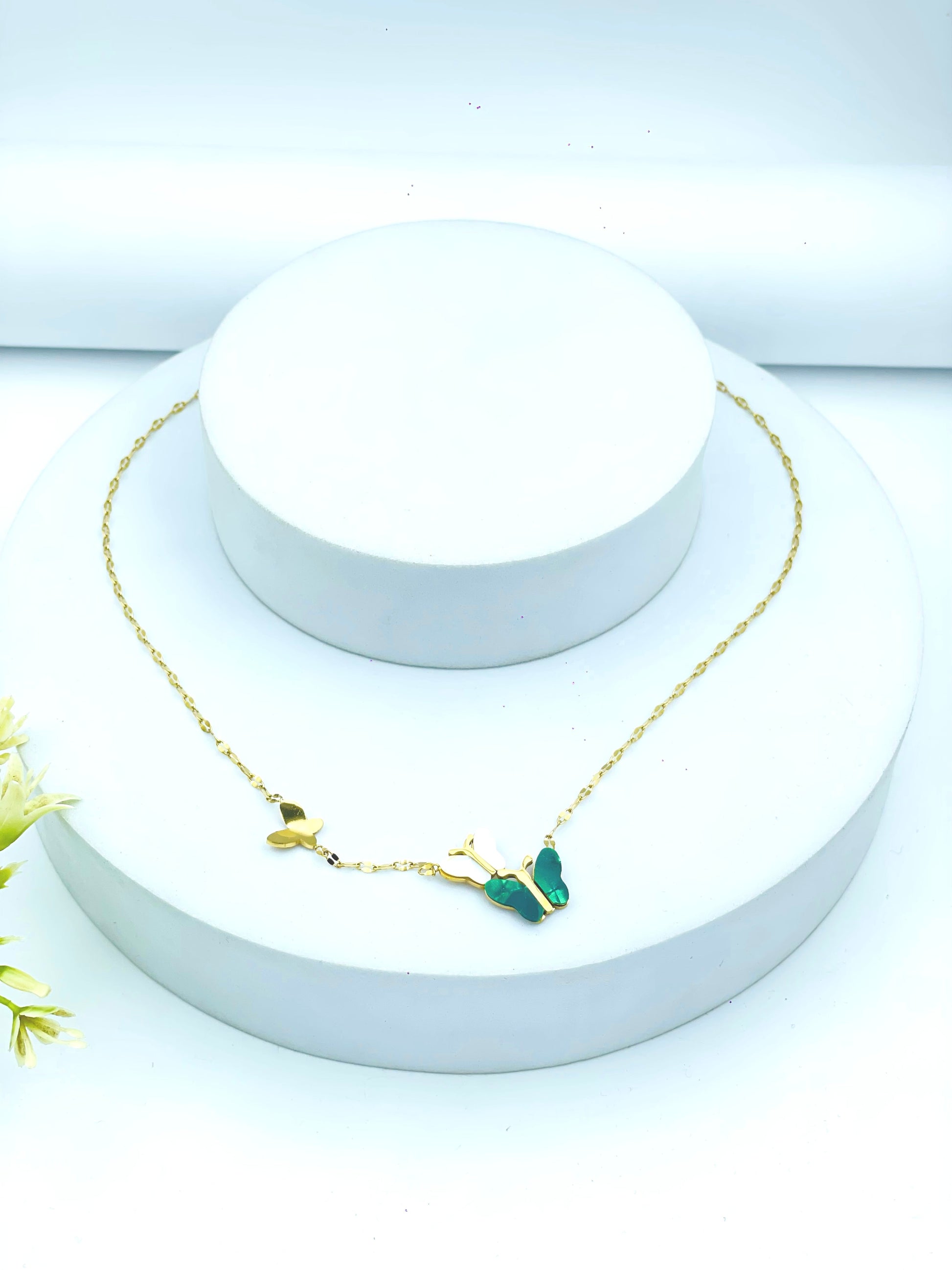 Elegant Butterfly Design Gold Necklace  Perfect for Any Occasion