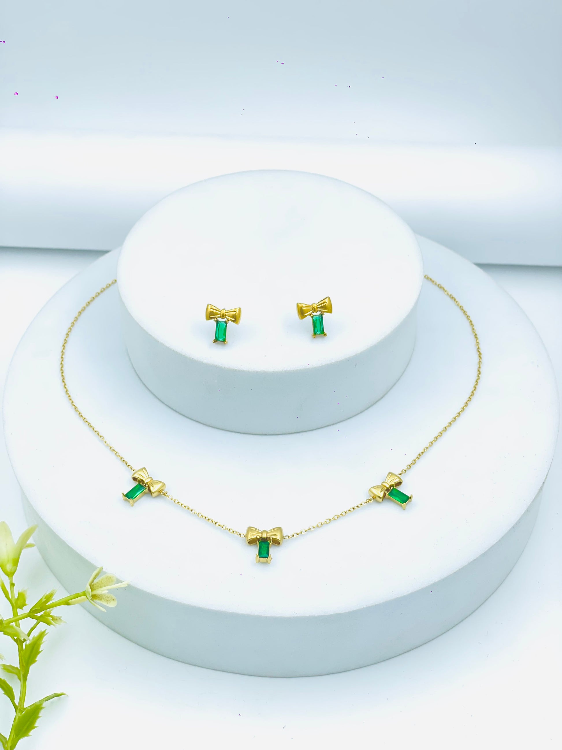 Elegant Emerald Bow Jewelry Set  Necklace and Earrings