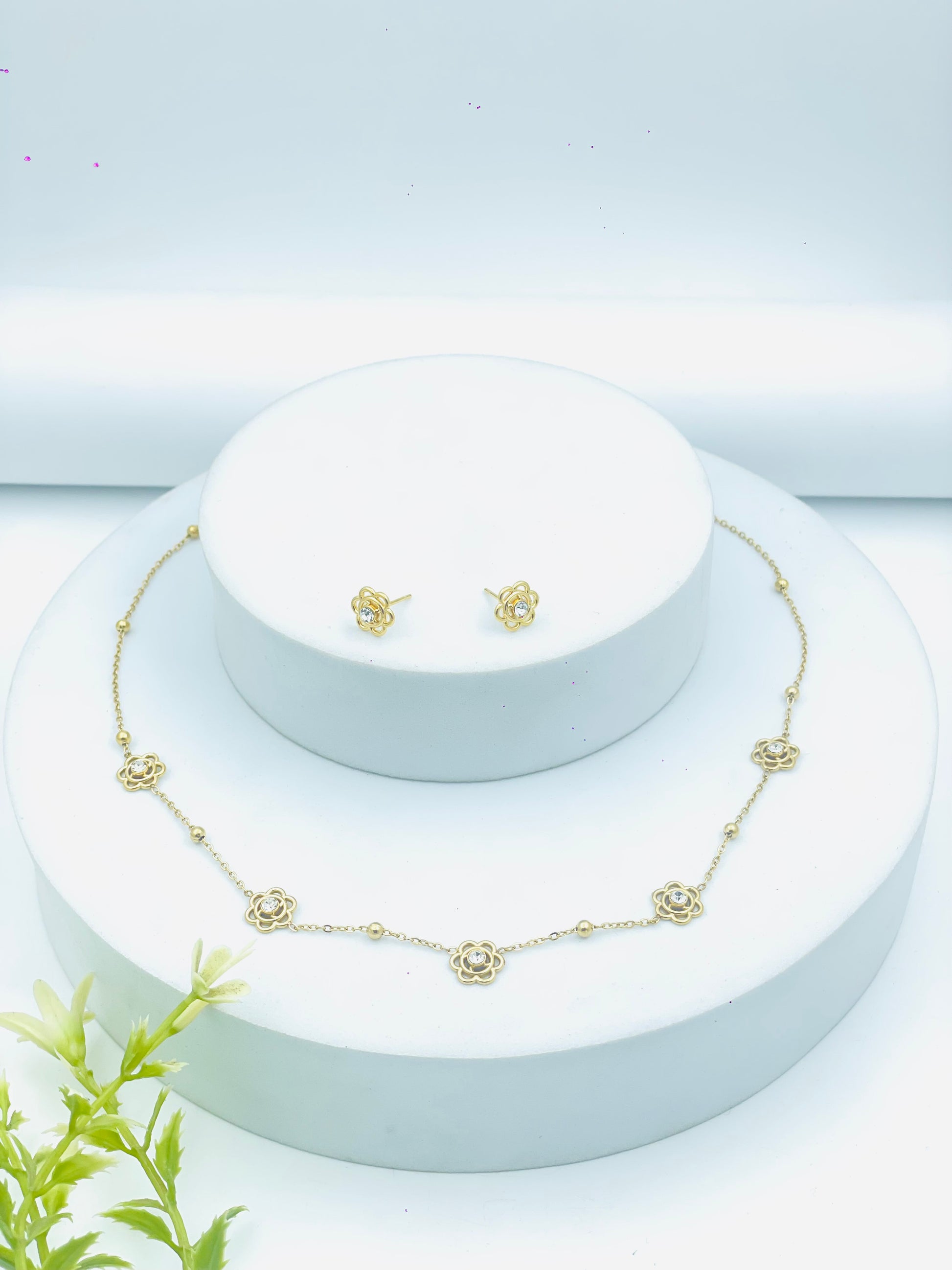 Elegant Gold Floral Necklace and Earring Set