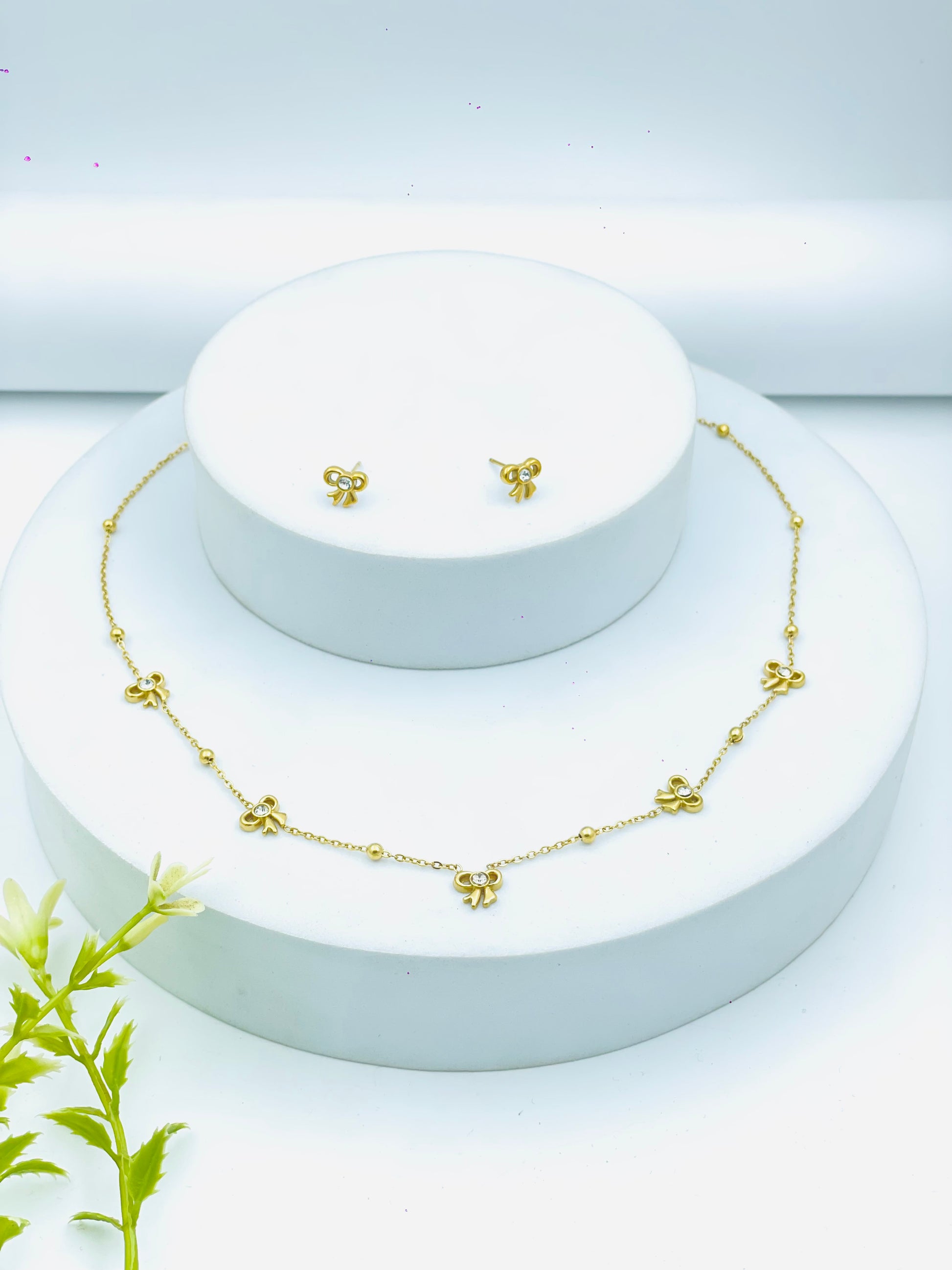 Gold Elegant Necklace and Earring Set  Perfect for Any Occasion