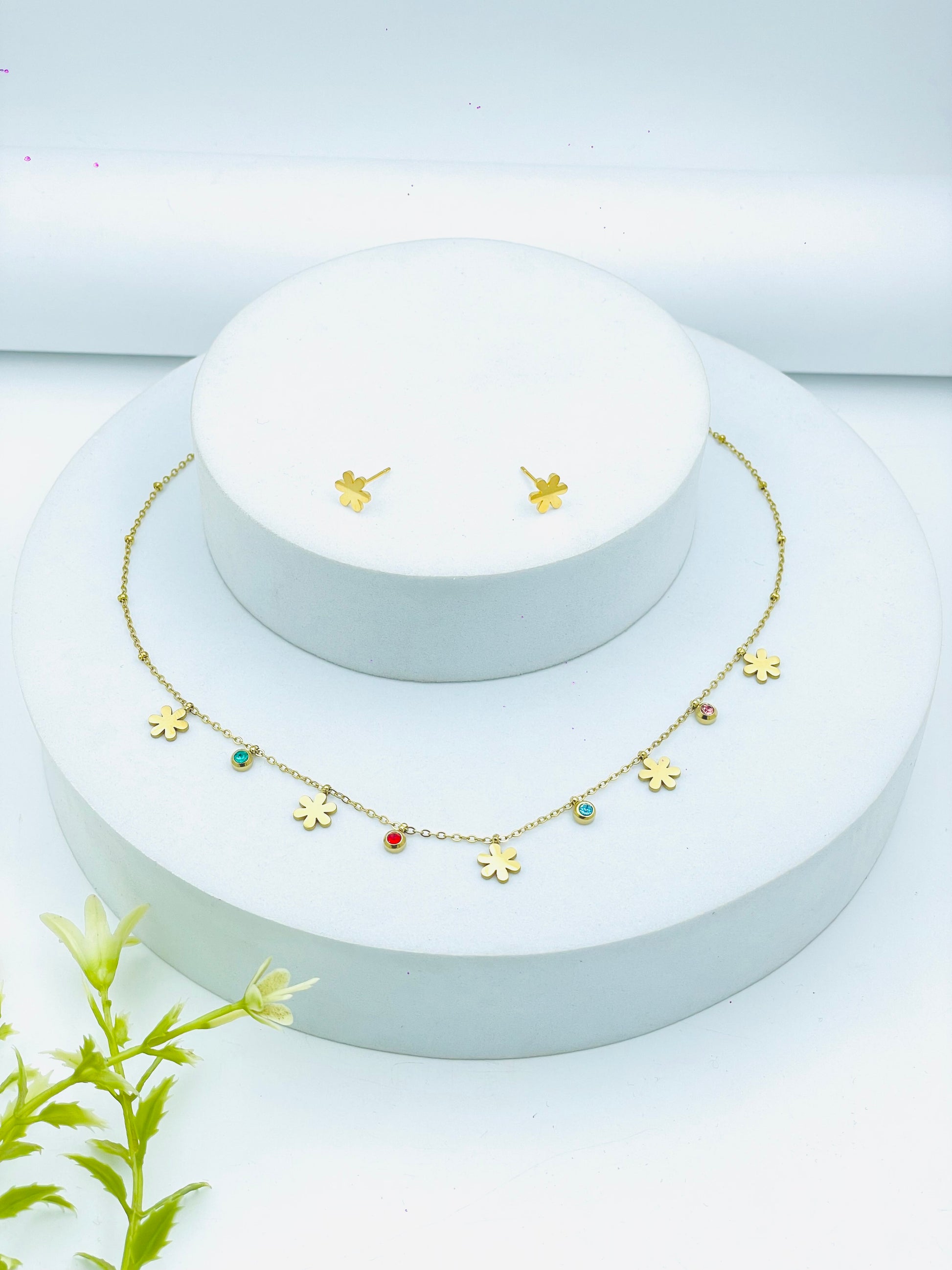 Elegant Gold Clover Necklace and Earring Set