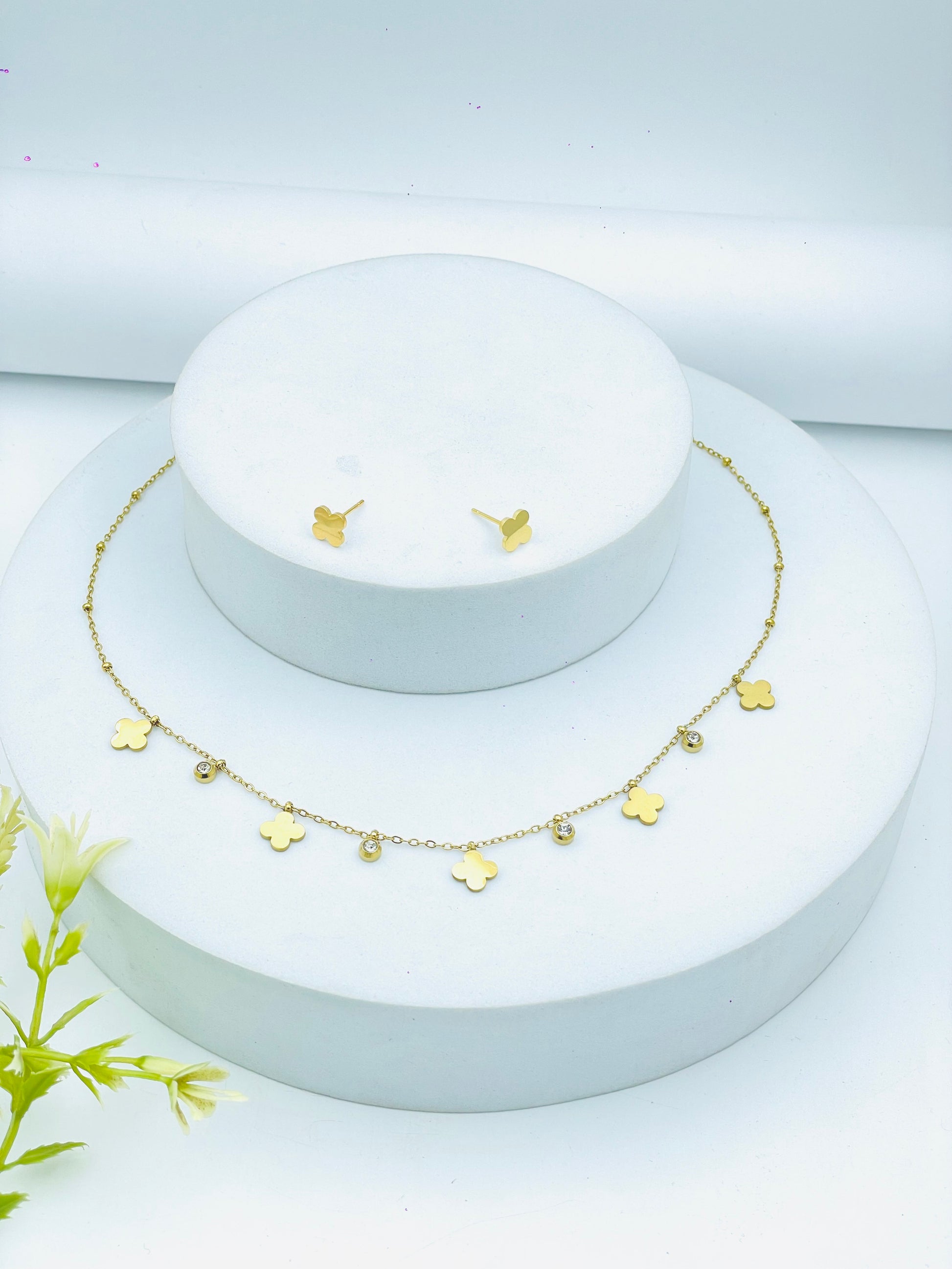 Elegant Gold Clover Necklace and Earrings Set
