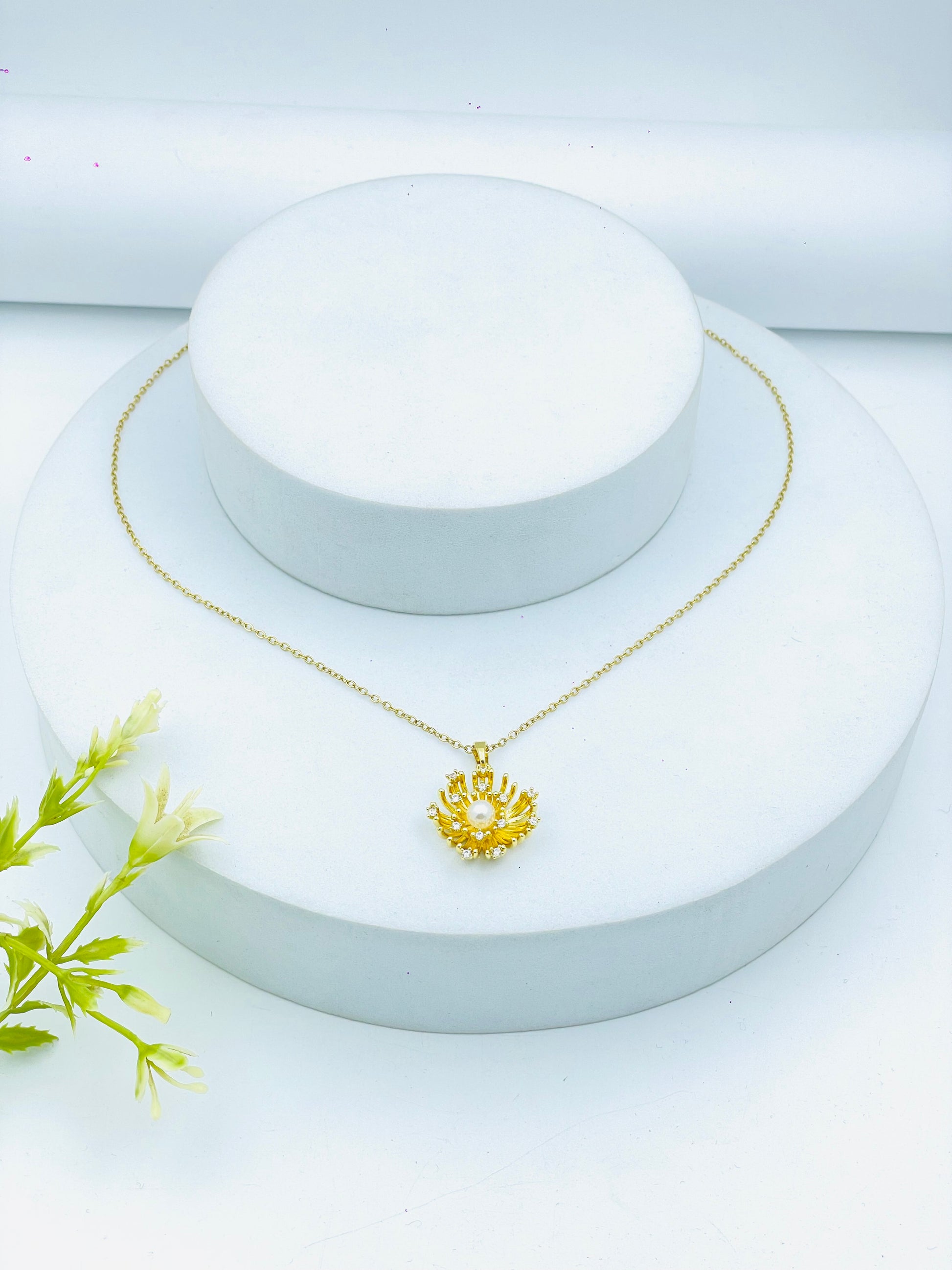 Elegant Leaf Pendant Necklace  Gold Plated Charm
