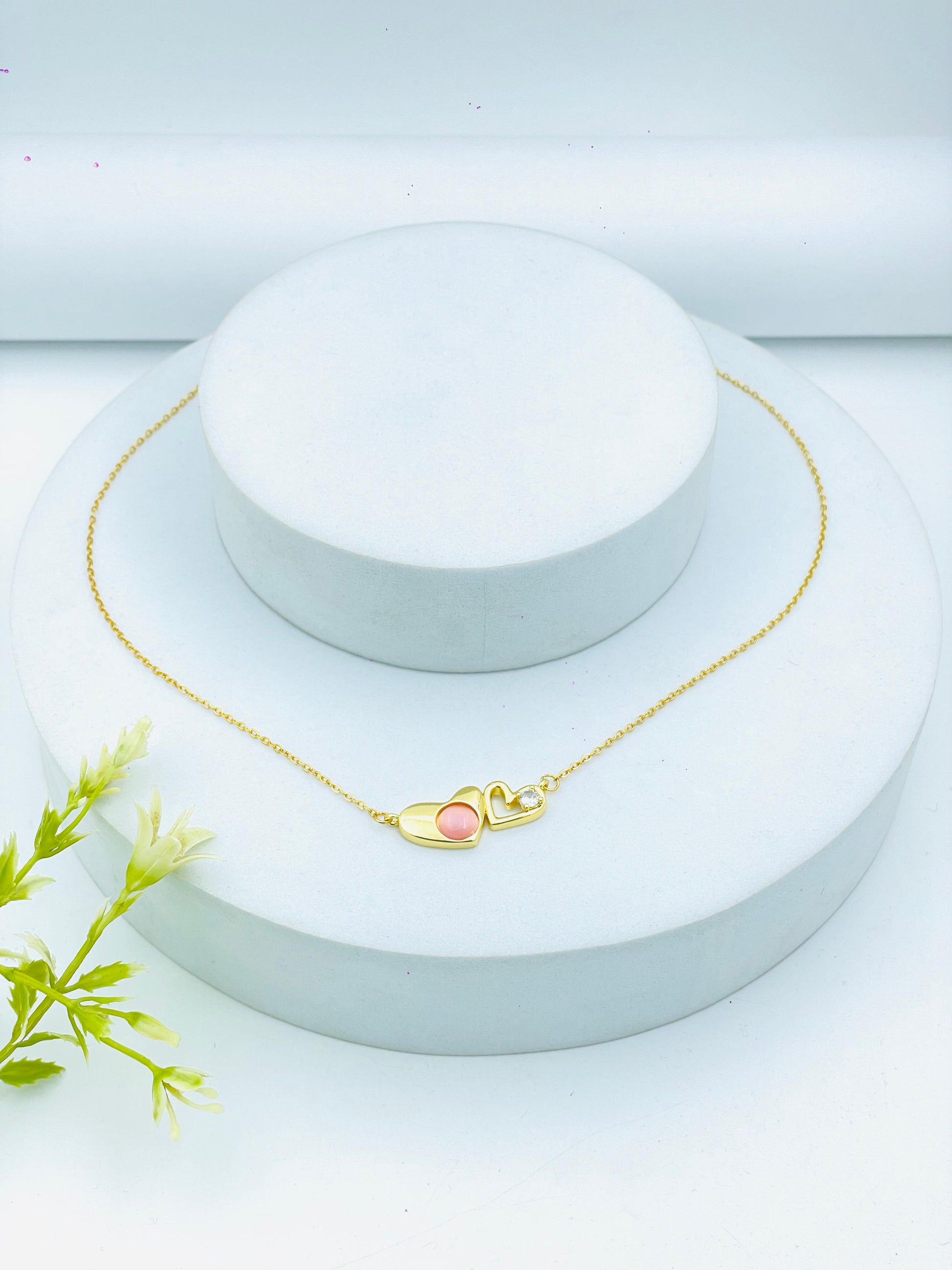 Elegant Gold Heart Pendant Necklace with Gemstone