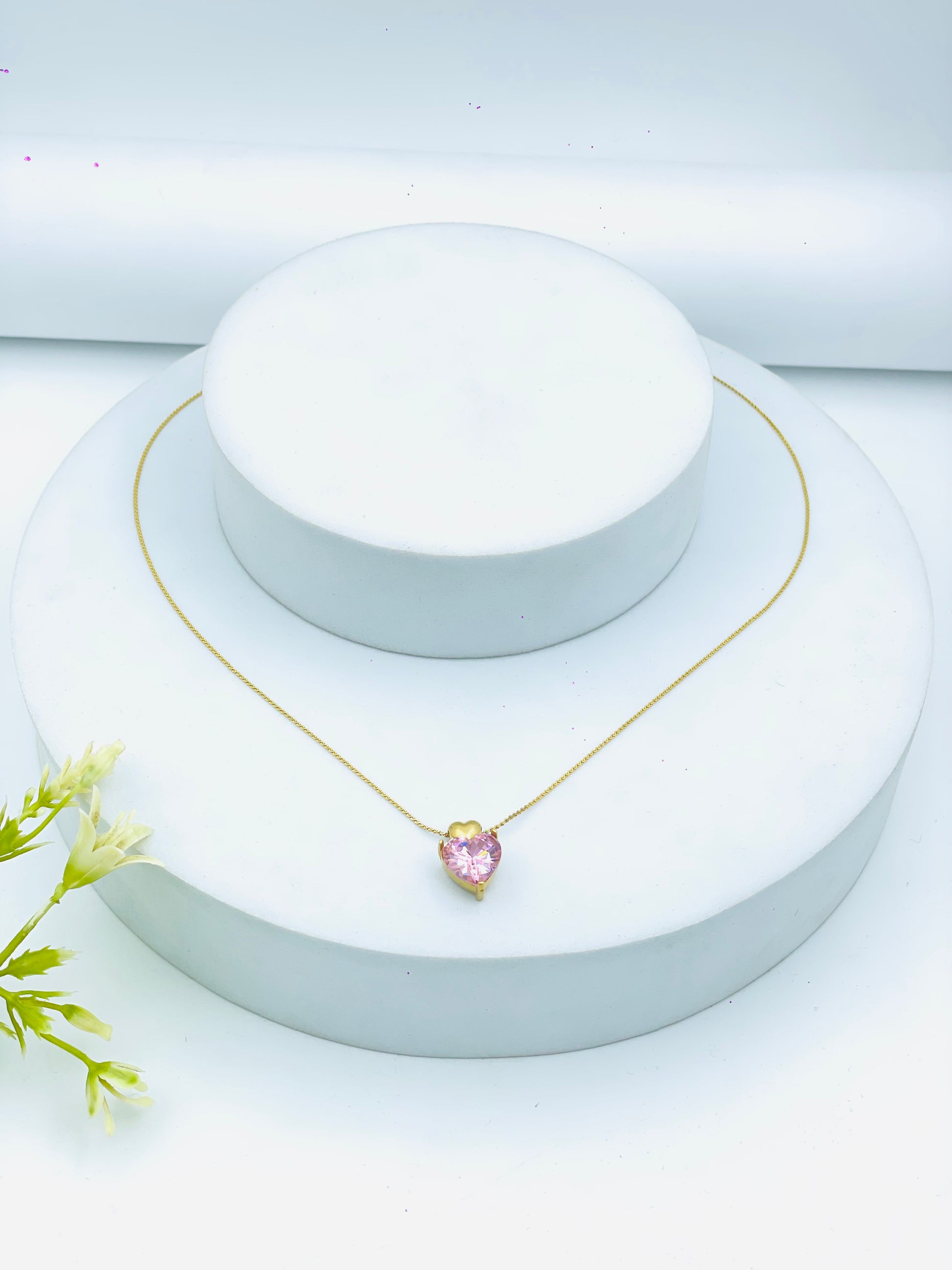 Elegant Gold Heart Pendant Necklace