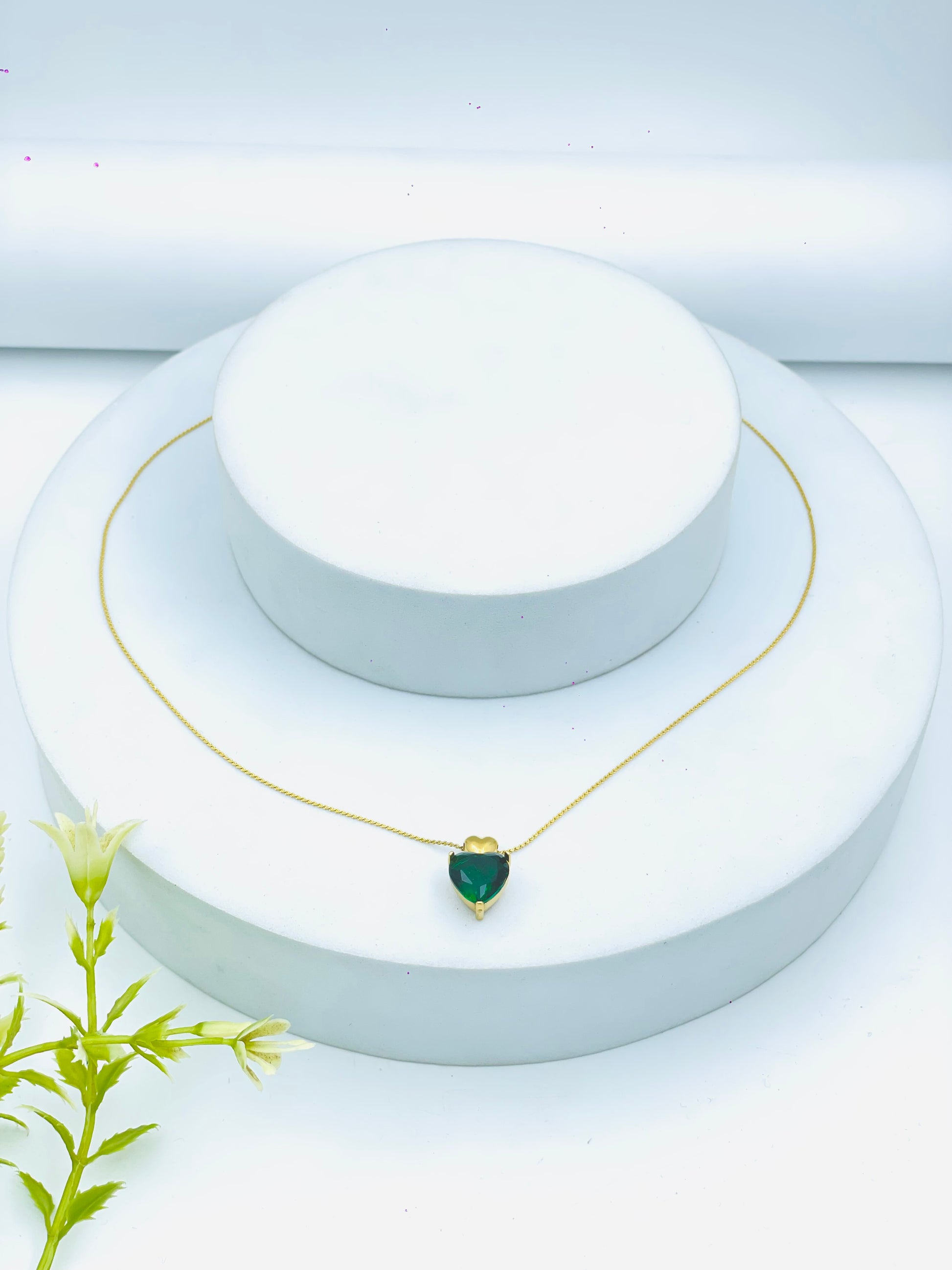 Elegant Green Heart Pendant Necklace
