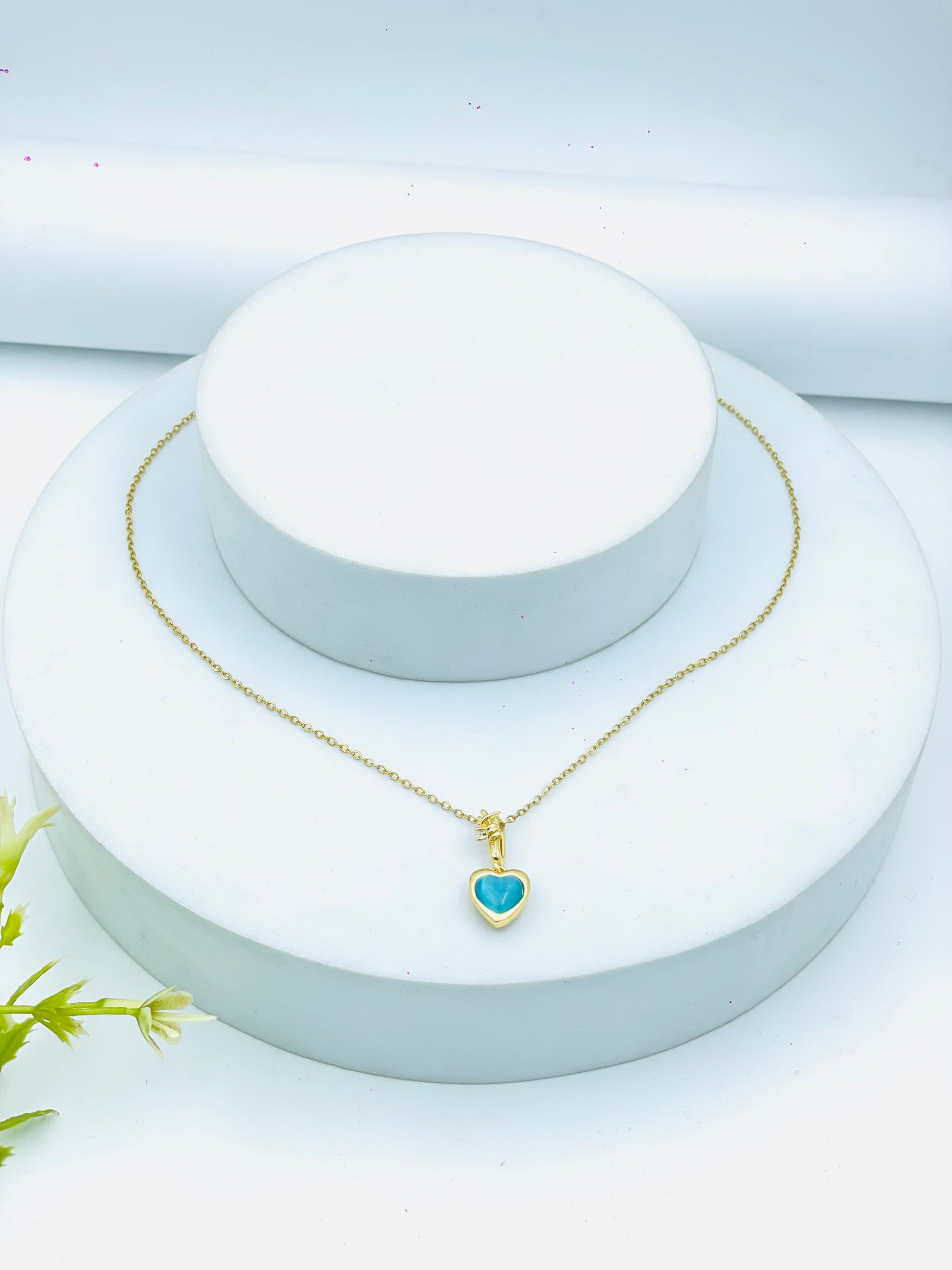 Elegant Gold Heart Pendant Necklace with Blue Gemstone