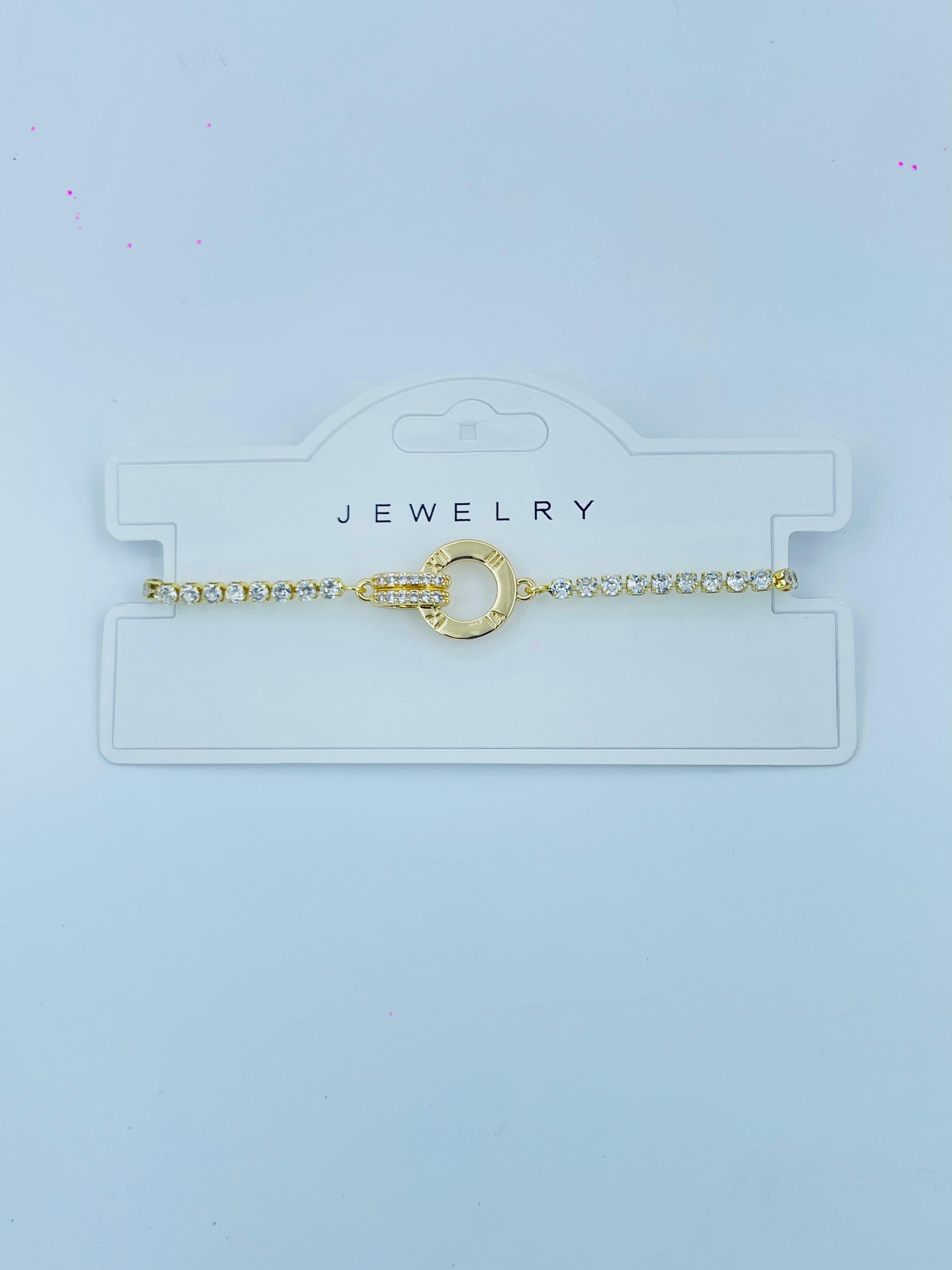 Elegant Circle Charm Gold Bracelet – Sparkling Stone Design