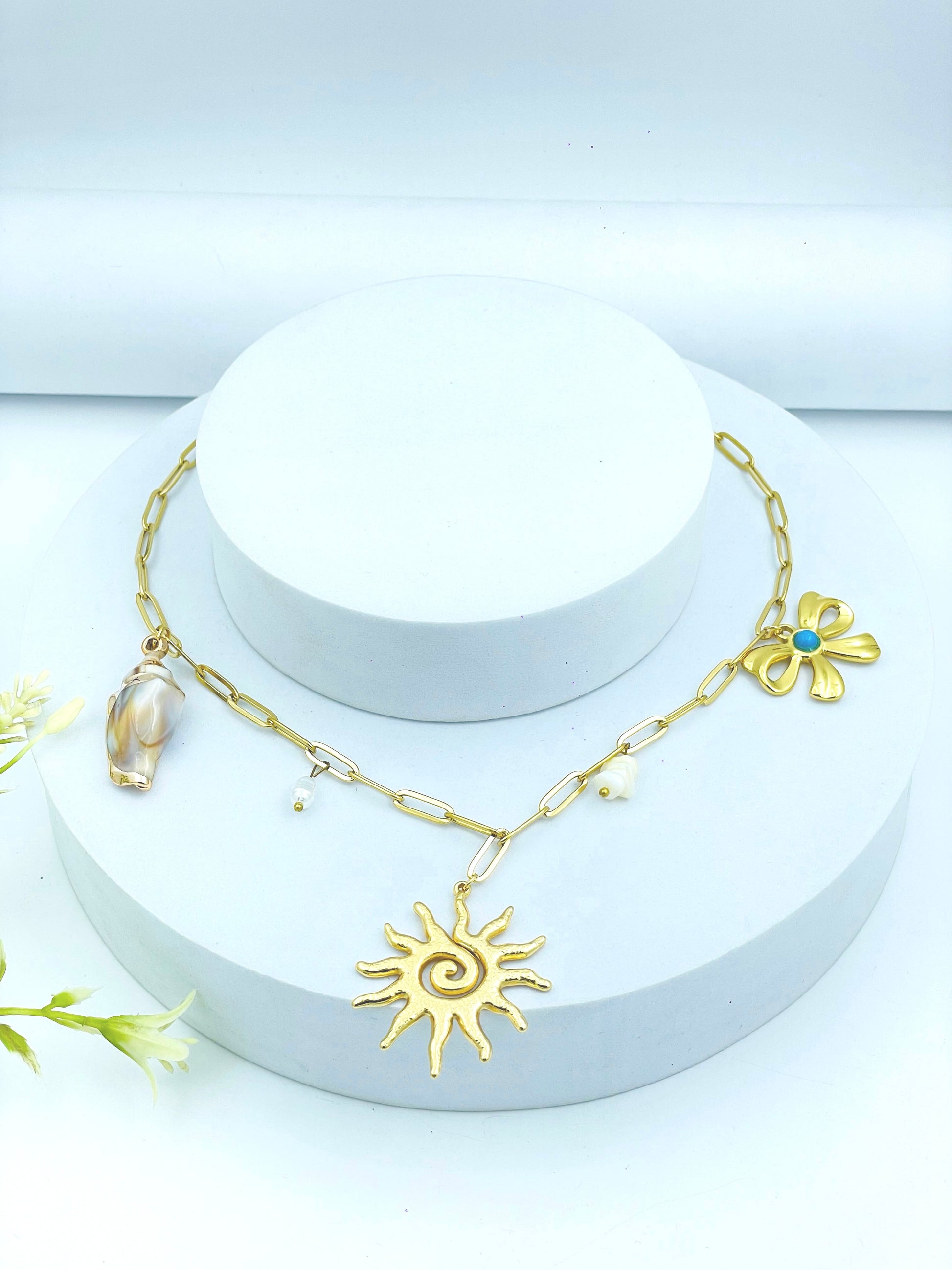Elegant Sun and Flower Charm Gold Necklace