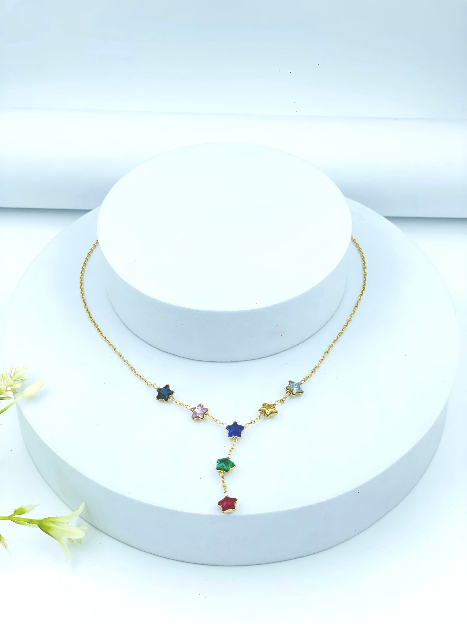 Elegant Gold Necklace with Multicolored Stars