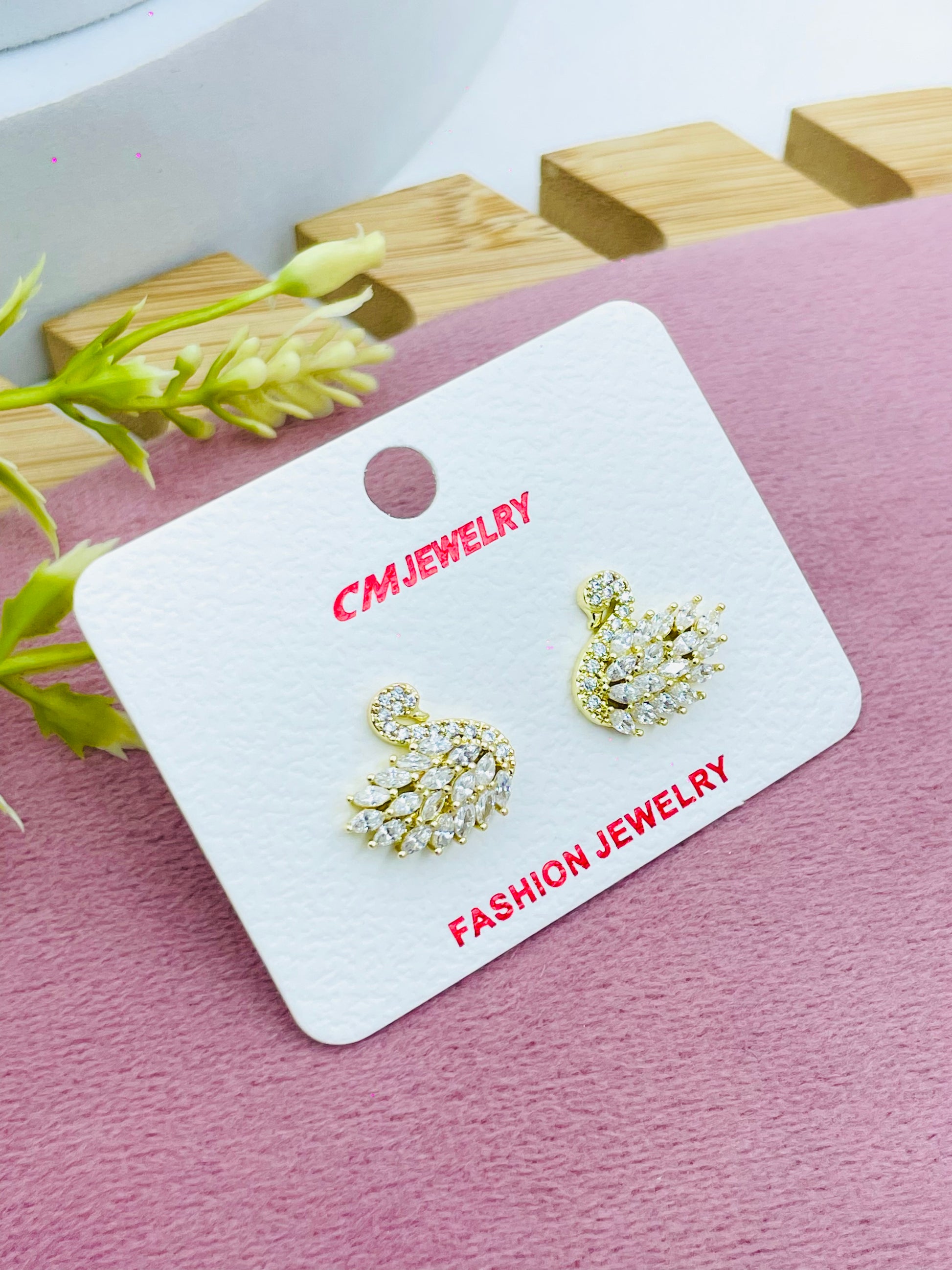 Elegant Swan Design Crystal Earrings  . Jewelry