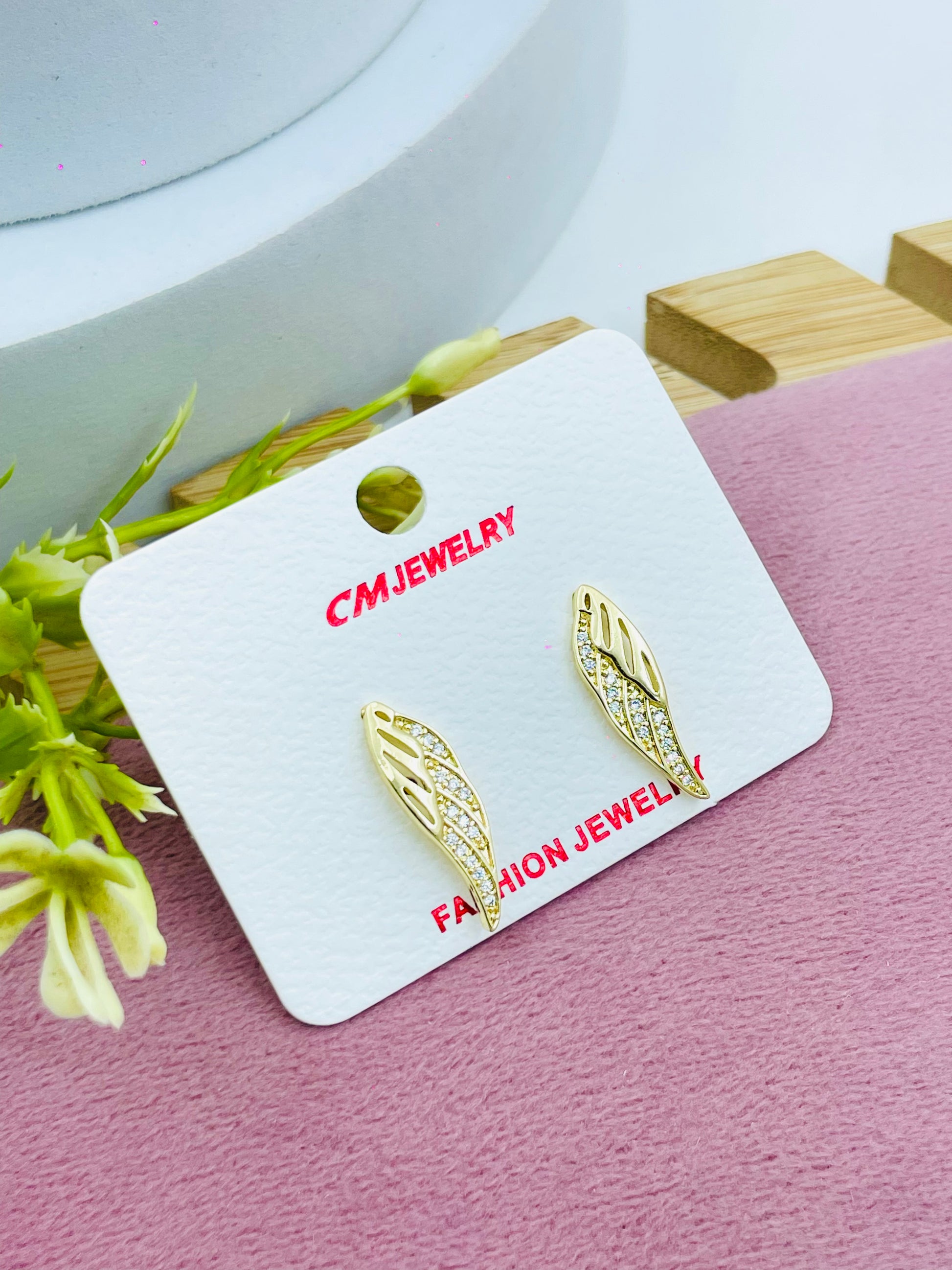 Elegant Leaf Design Gold Earrings with Rhinestones