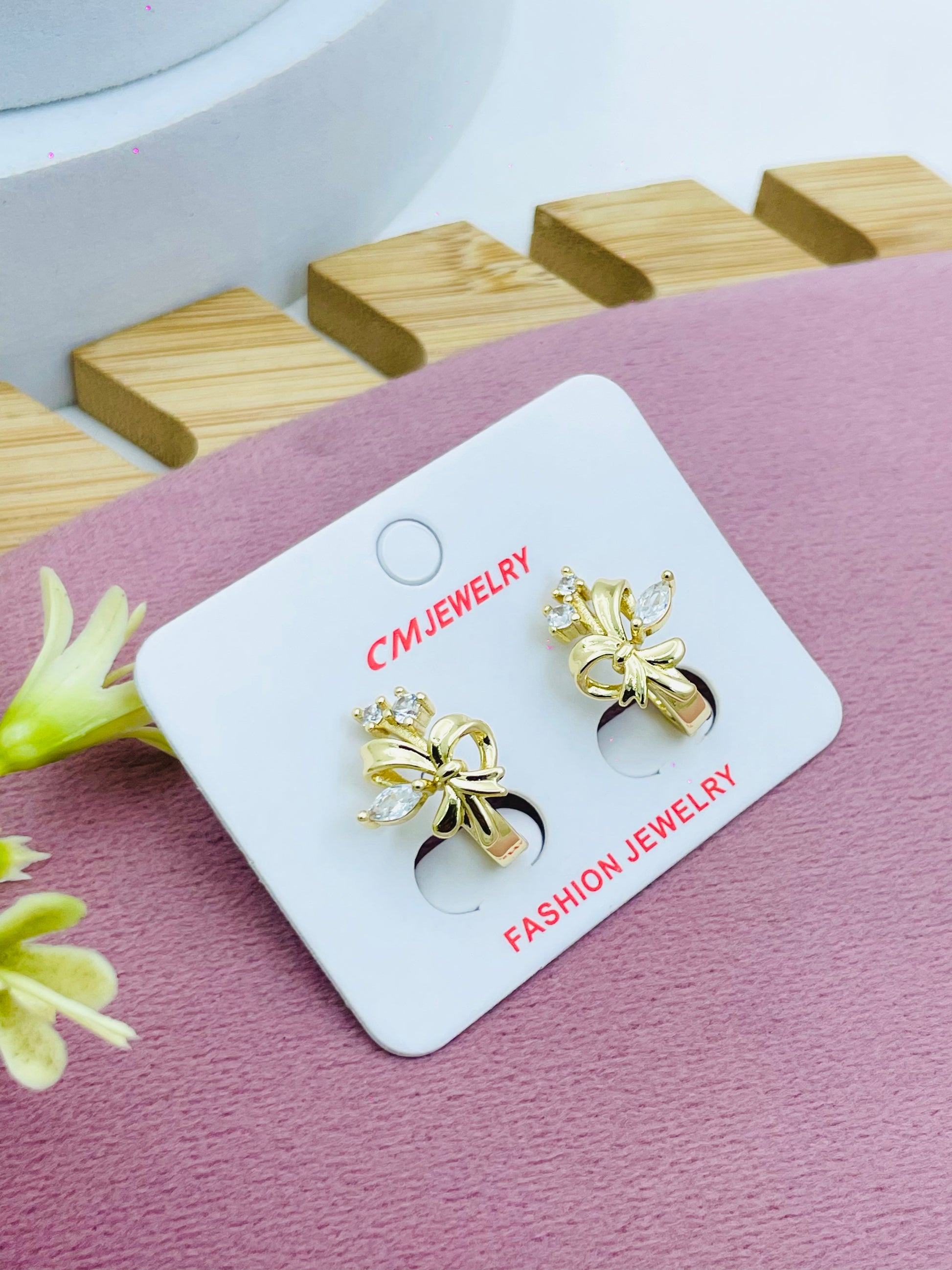 Elegant Gold Floral Stud Earrings Jewelry