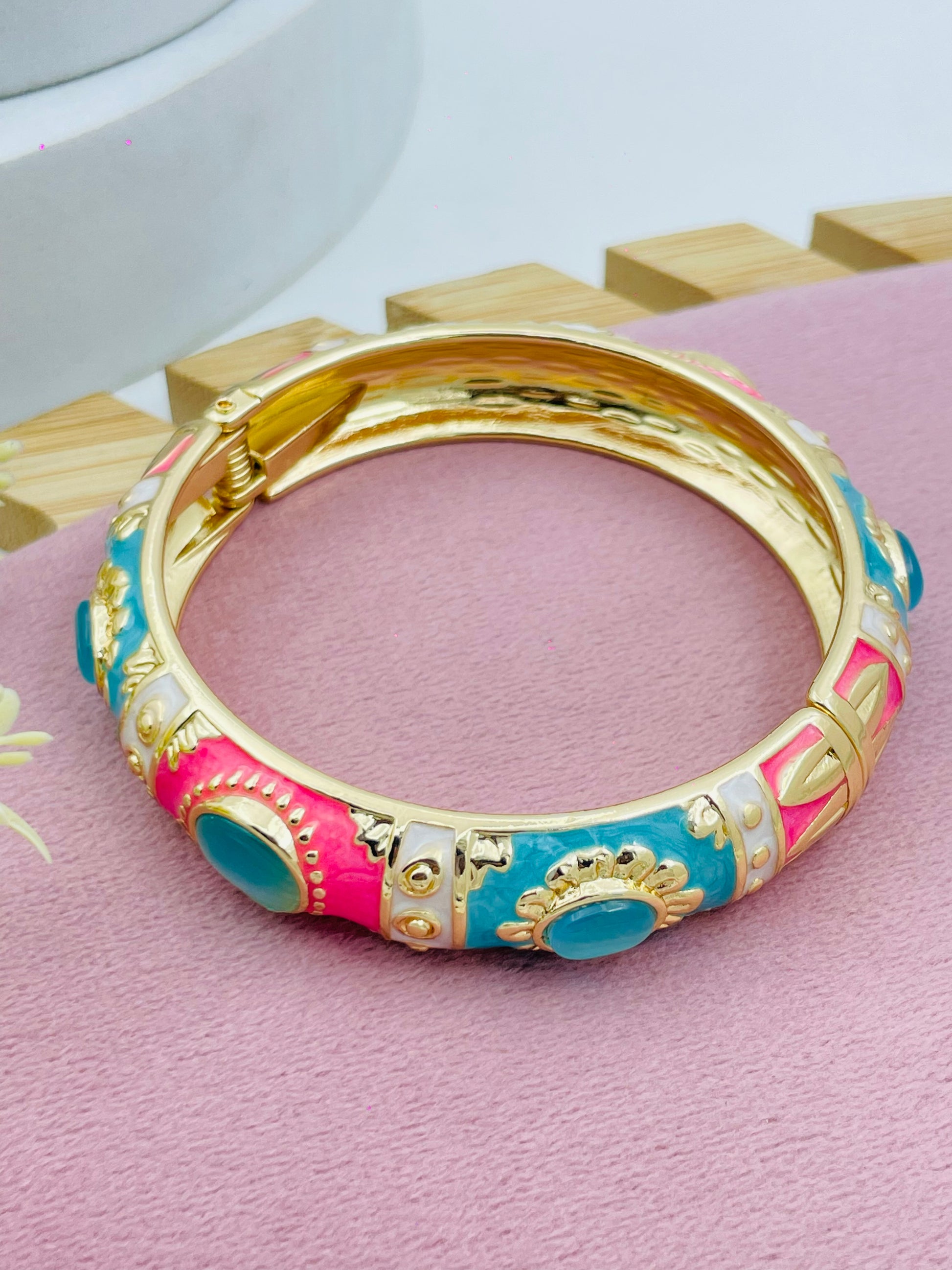 Multicolor Traditional Bangle with Enamel Detailing