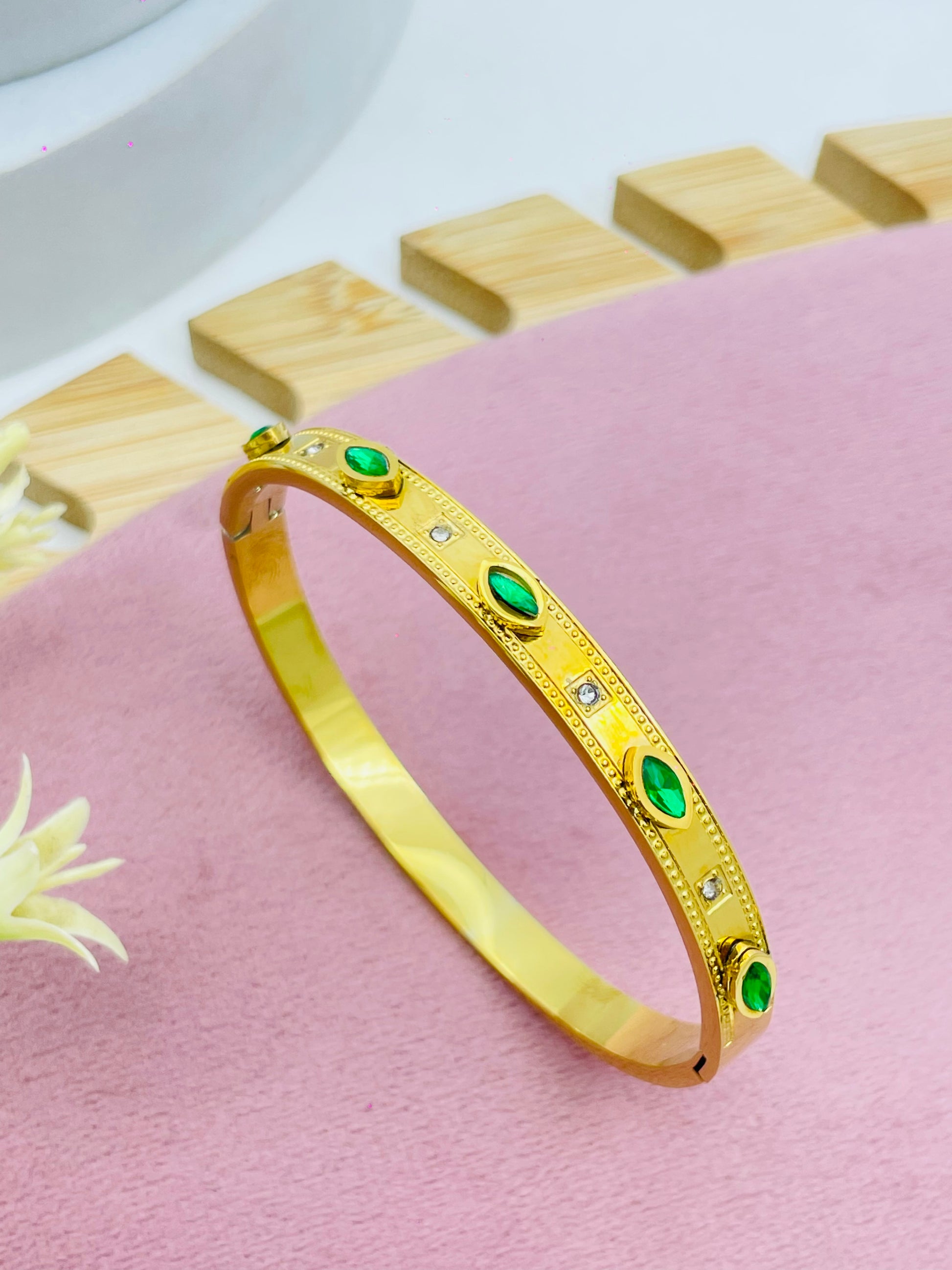 Elegant Emerald and Diamond Gold Bangle