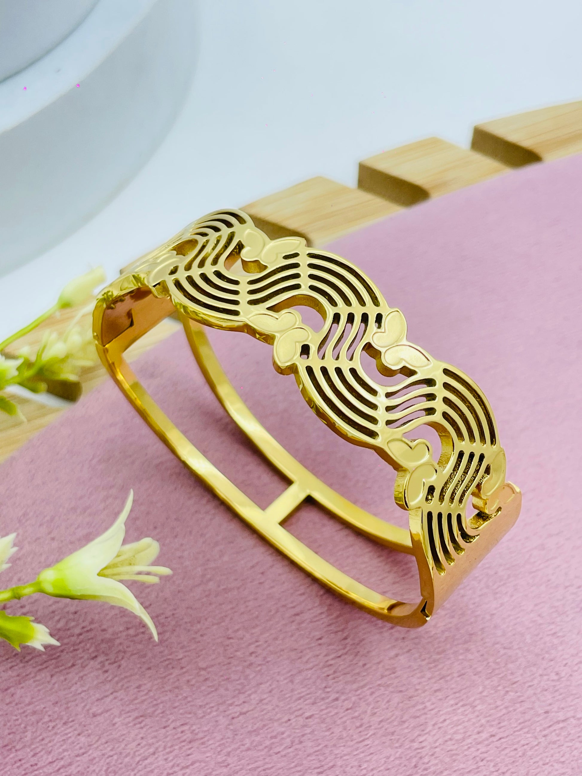 Elegant Gold Plated Wave Design Bracelet