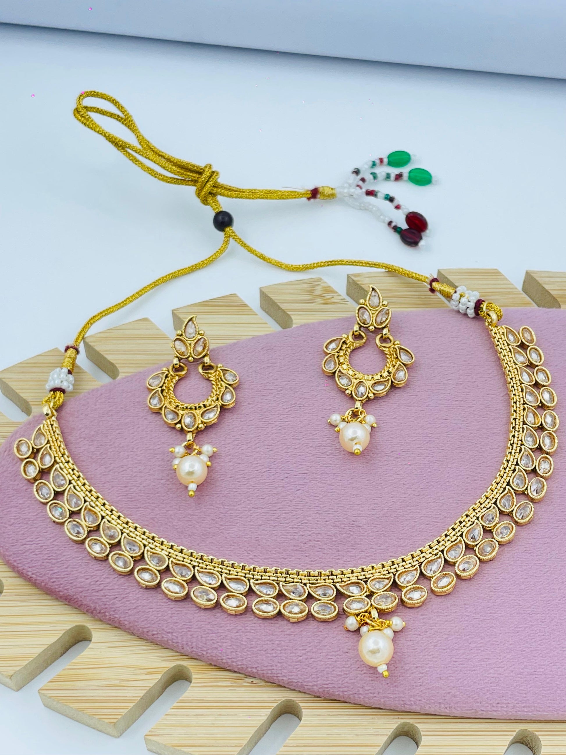 Elegant Gold-Plated Necklace Set with Pearl and Gemstone Accents