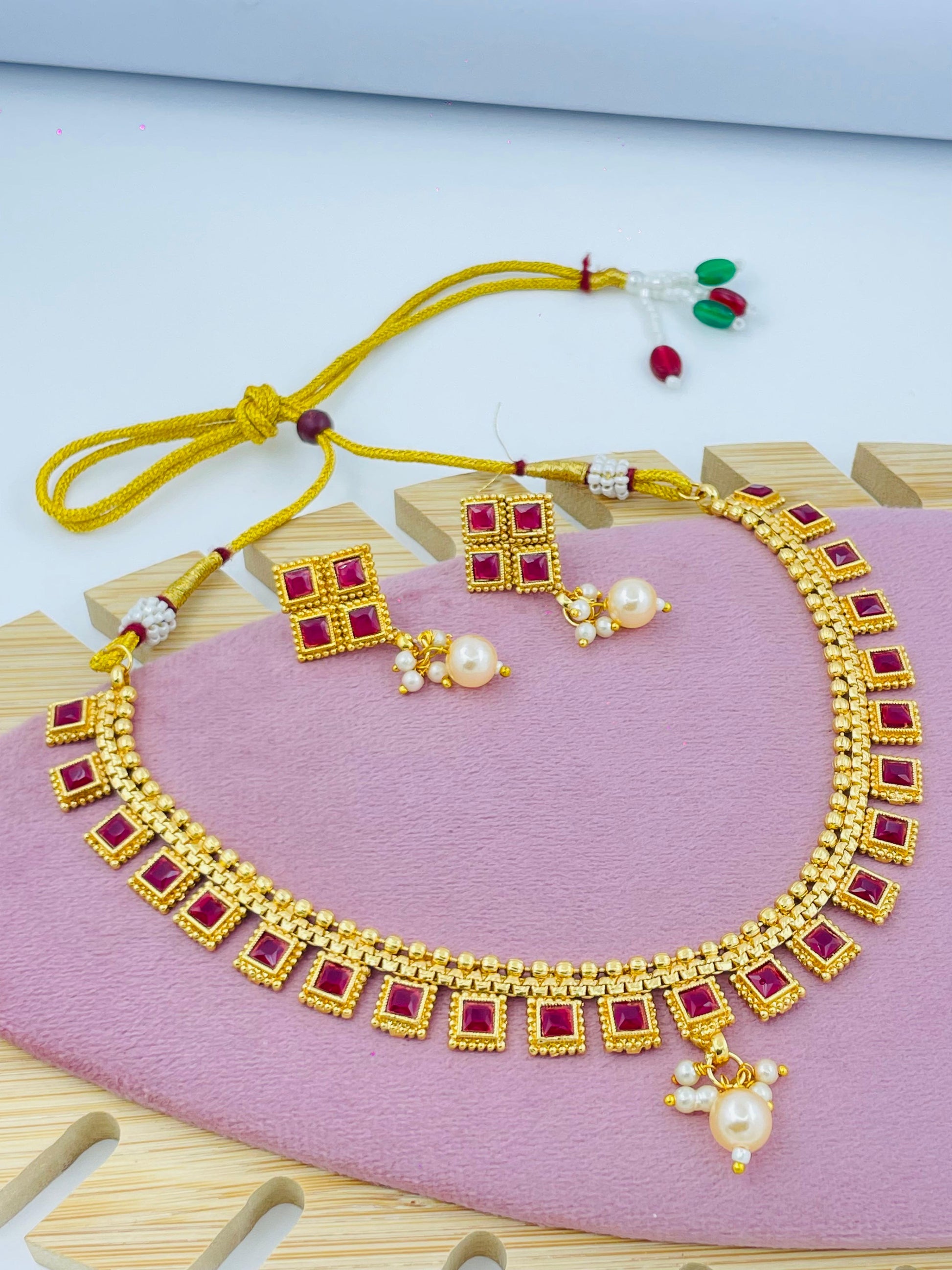 Luxurious Gold-Plated Necklace Set with Vibrant Gemstones & Pearls