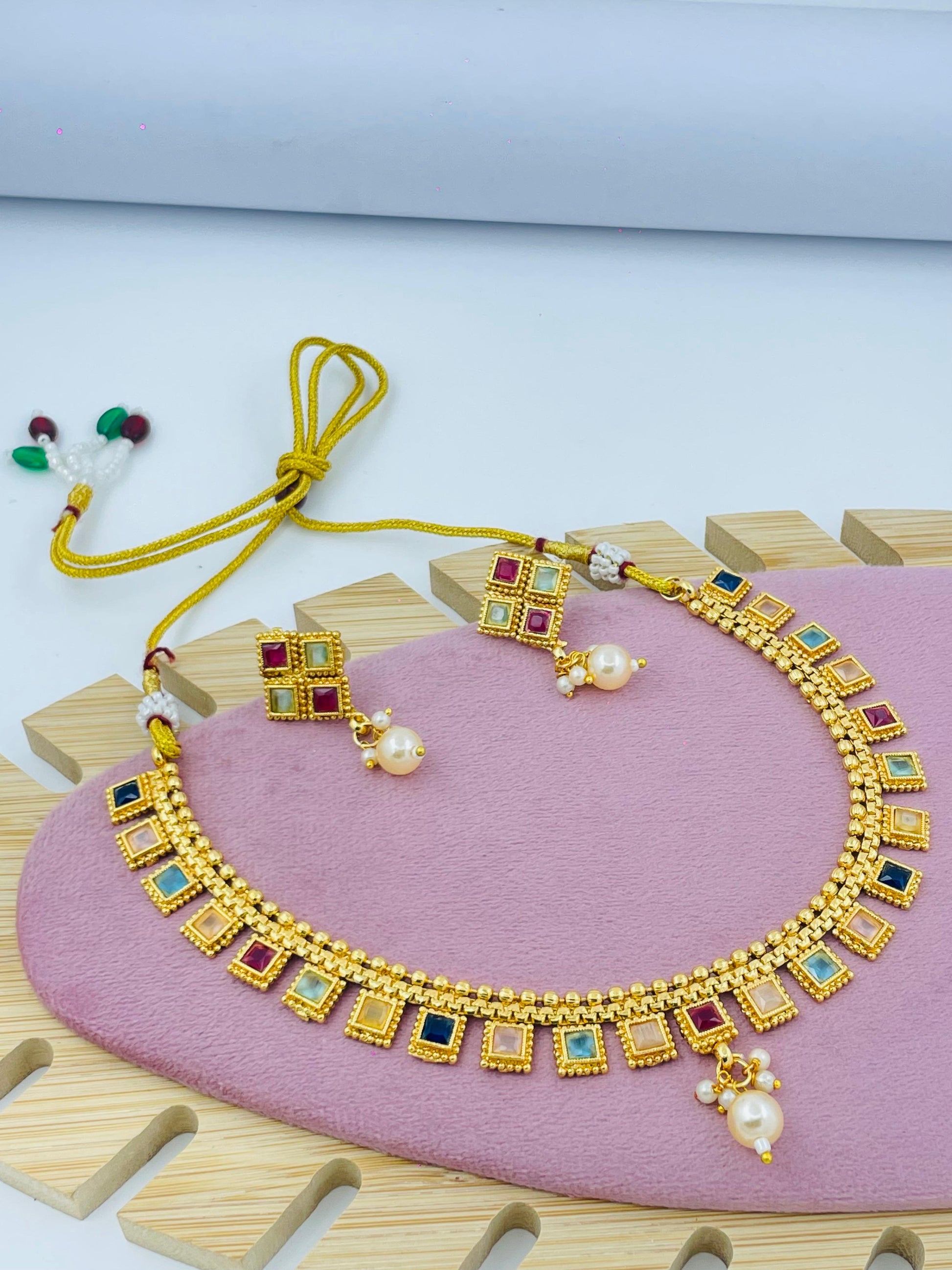 Luxurious Gold-Plated Necklace Set with Vibrant Gemstones & Pearls