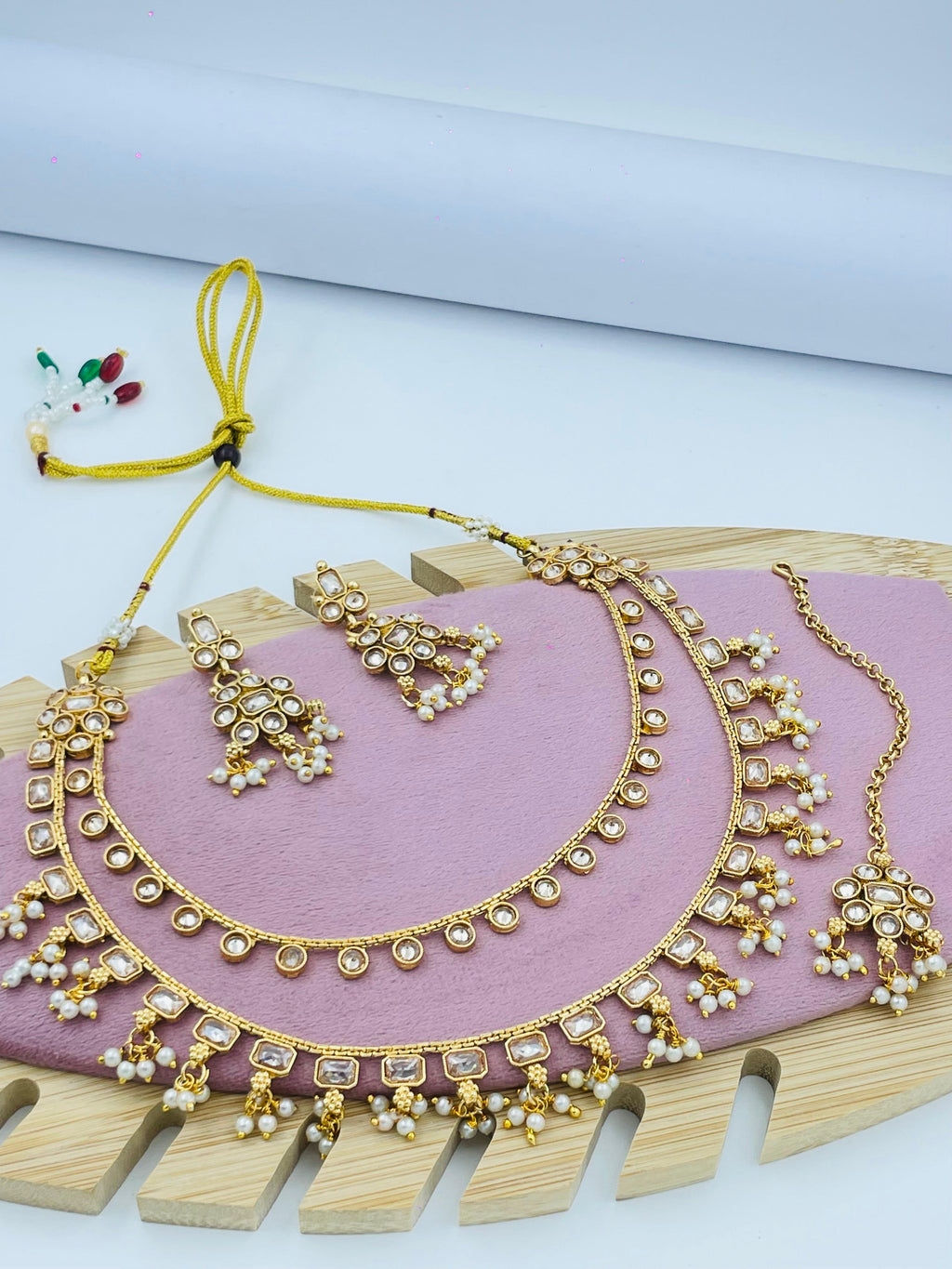 Traditional Gold-Plated Necklace Sets with Pearls – Colorful Stones Collection