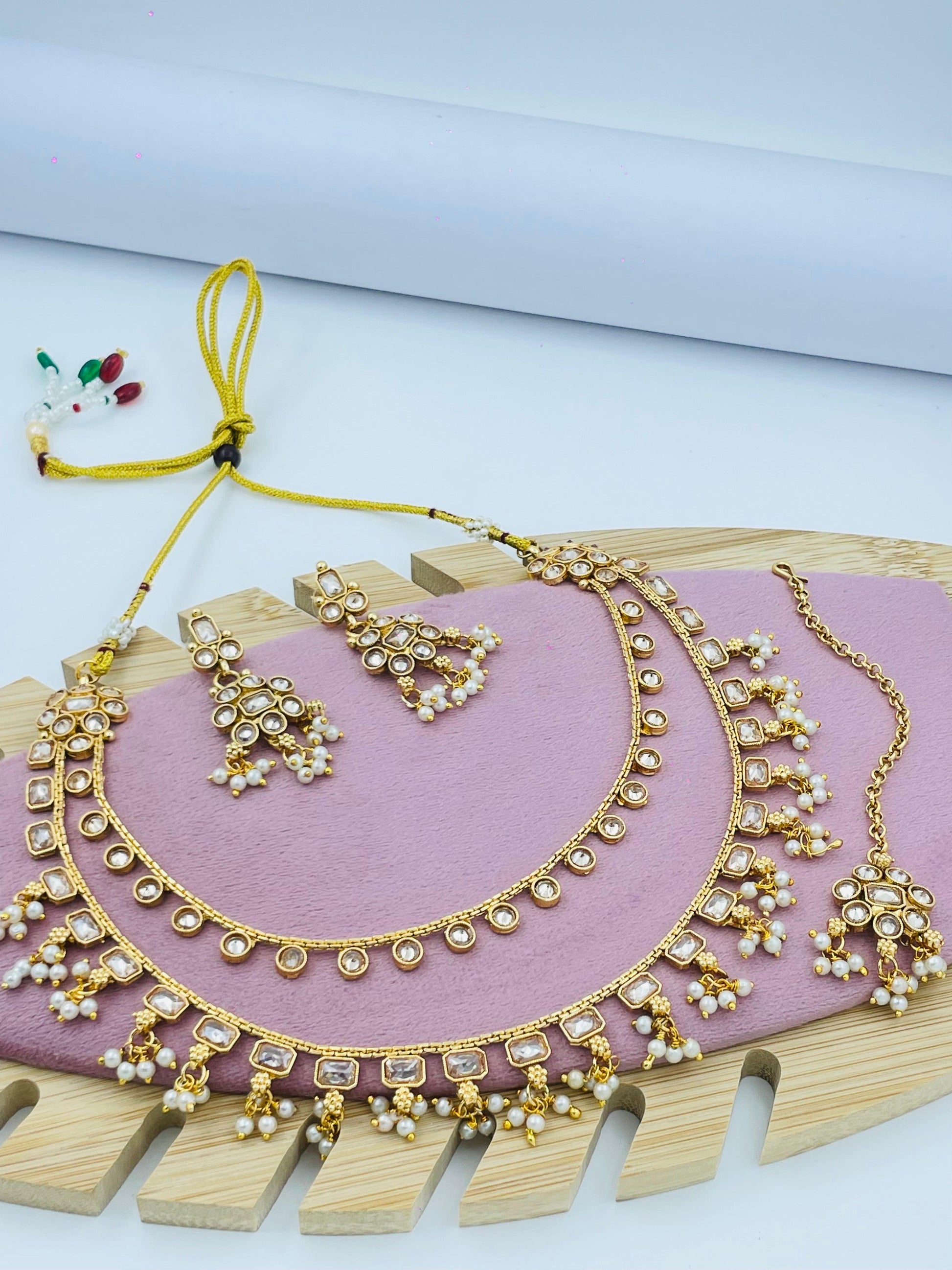 Traditional Gold-Plated Necklace Sets with Pearls – Colorful Stones Collection