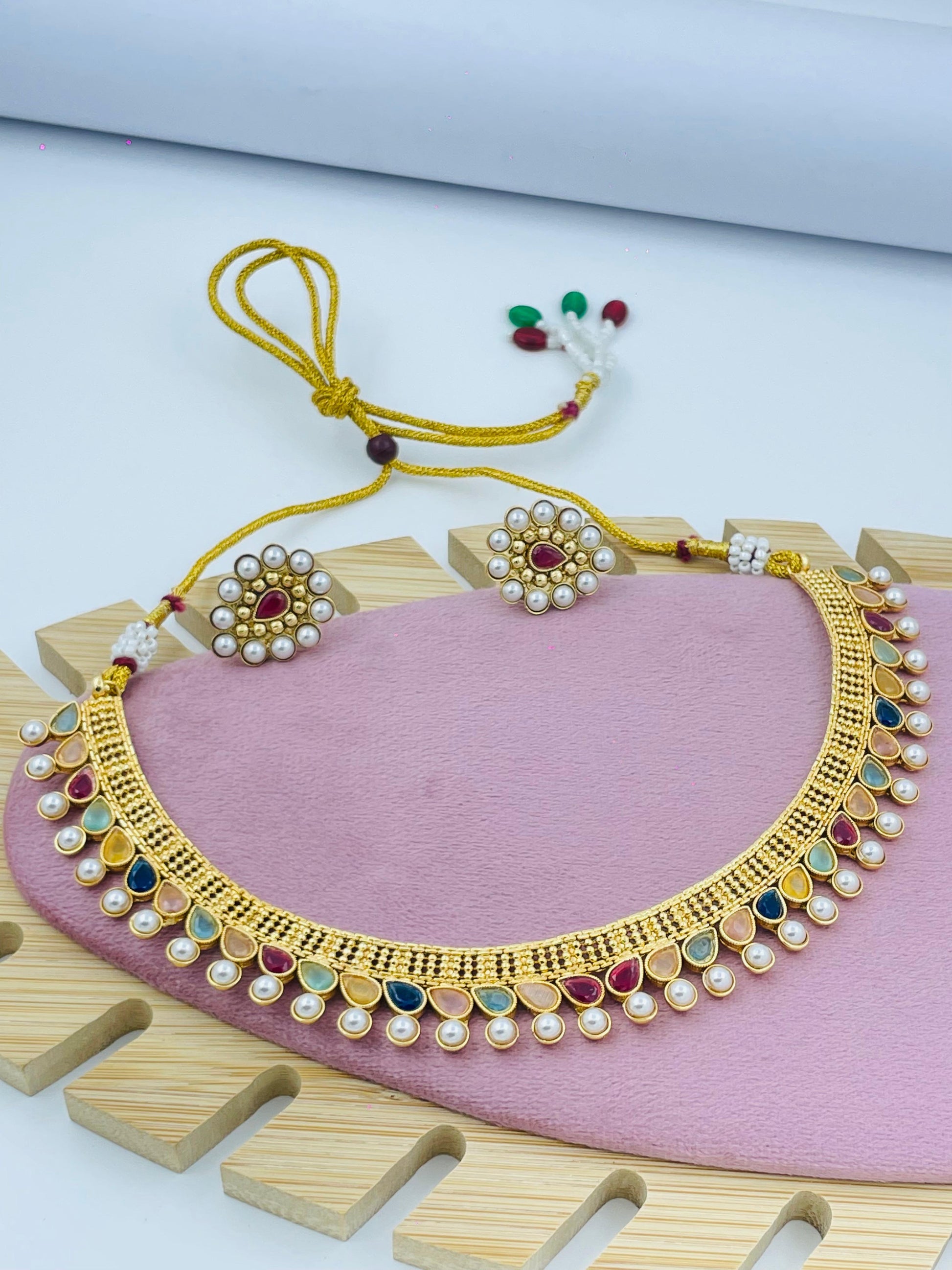 Opulent Vintage-Inspired Pearl and Gemstone Necklace for the Discerning Woman