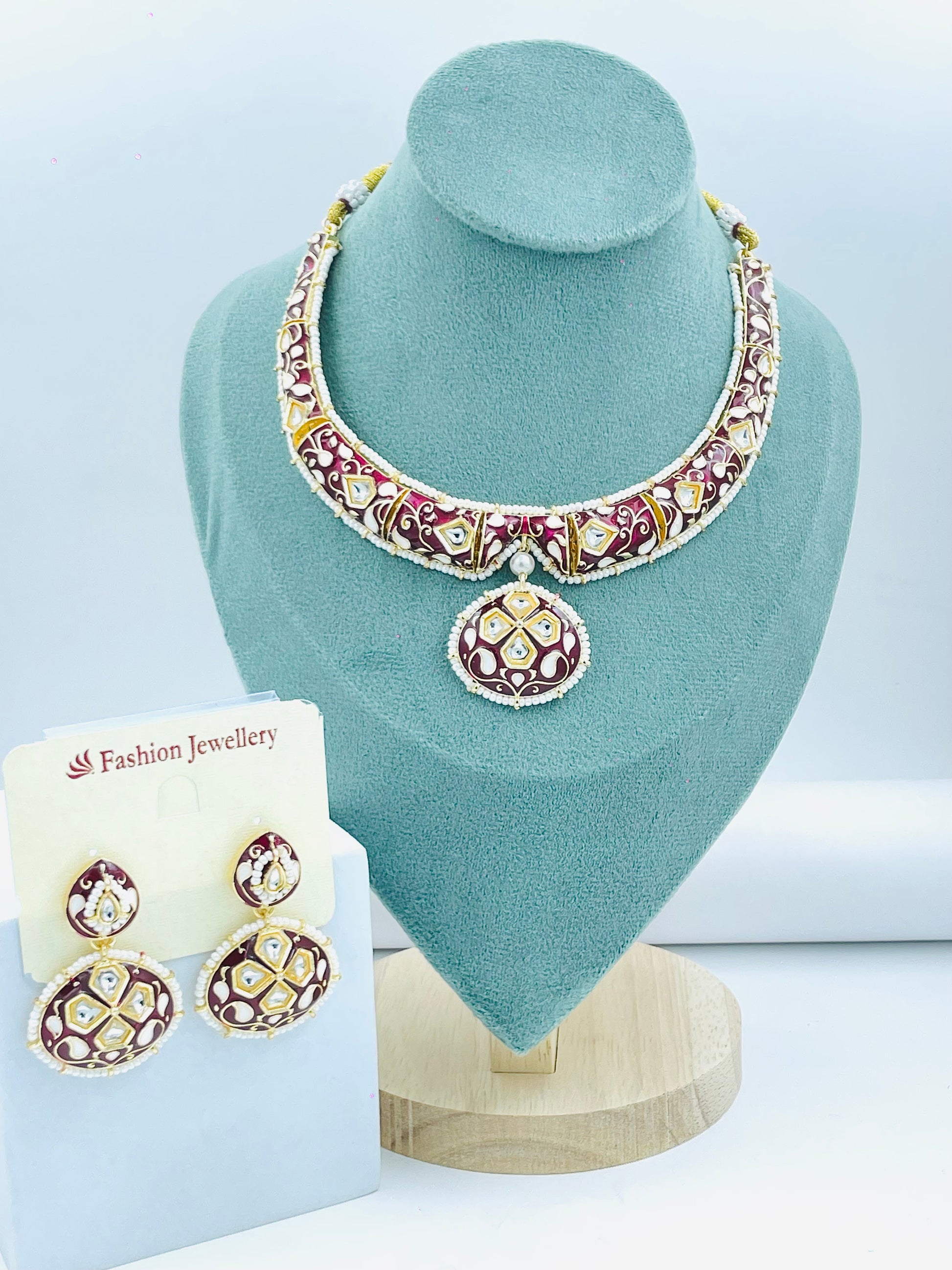 Elegant Traditional Indian Necklace and Earring Set
