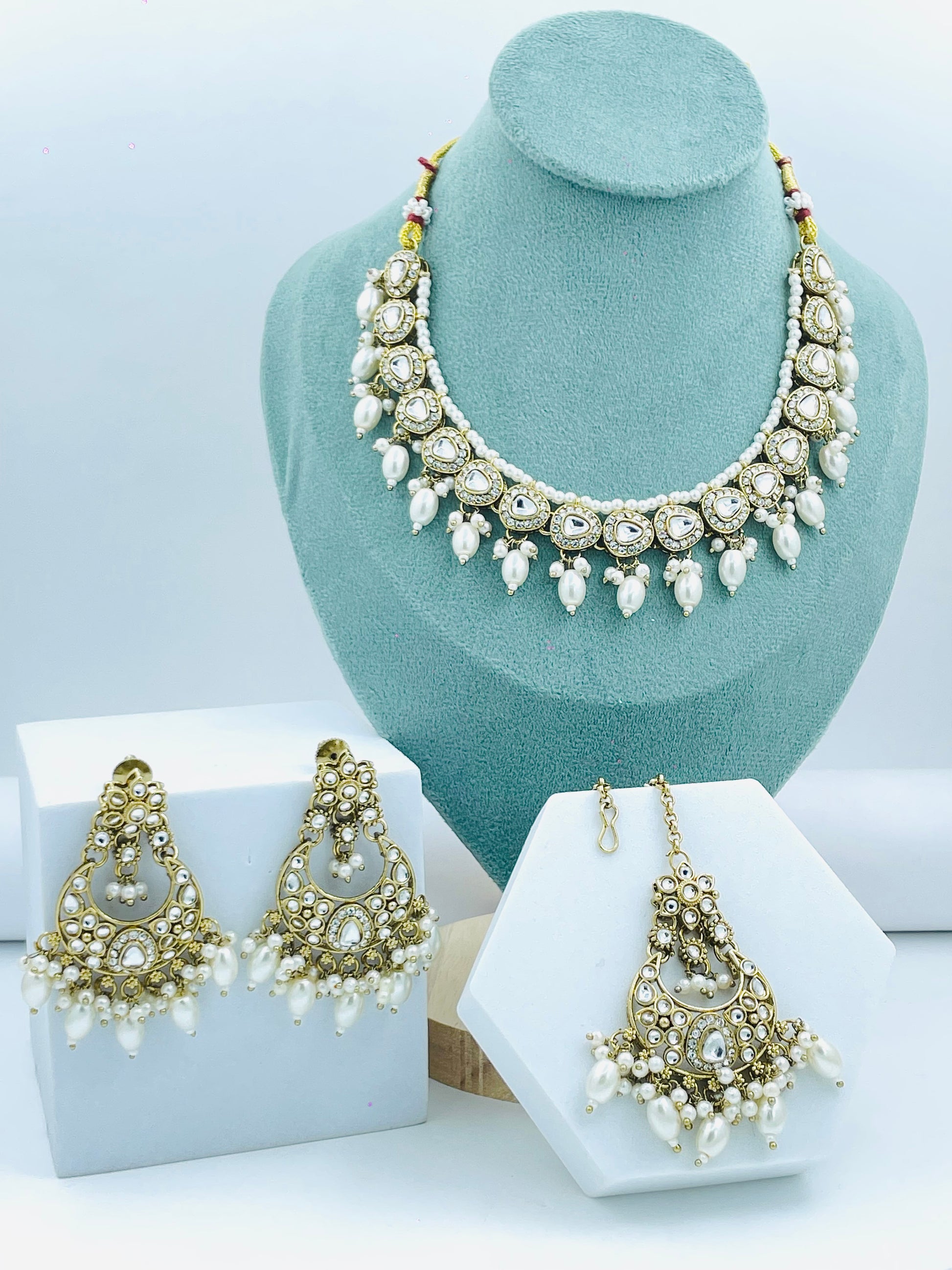 Elegant Pearl and Stone Studded Necklace Set