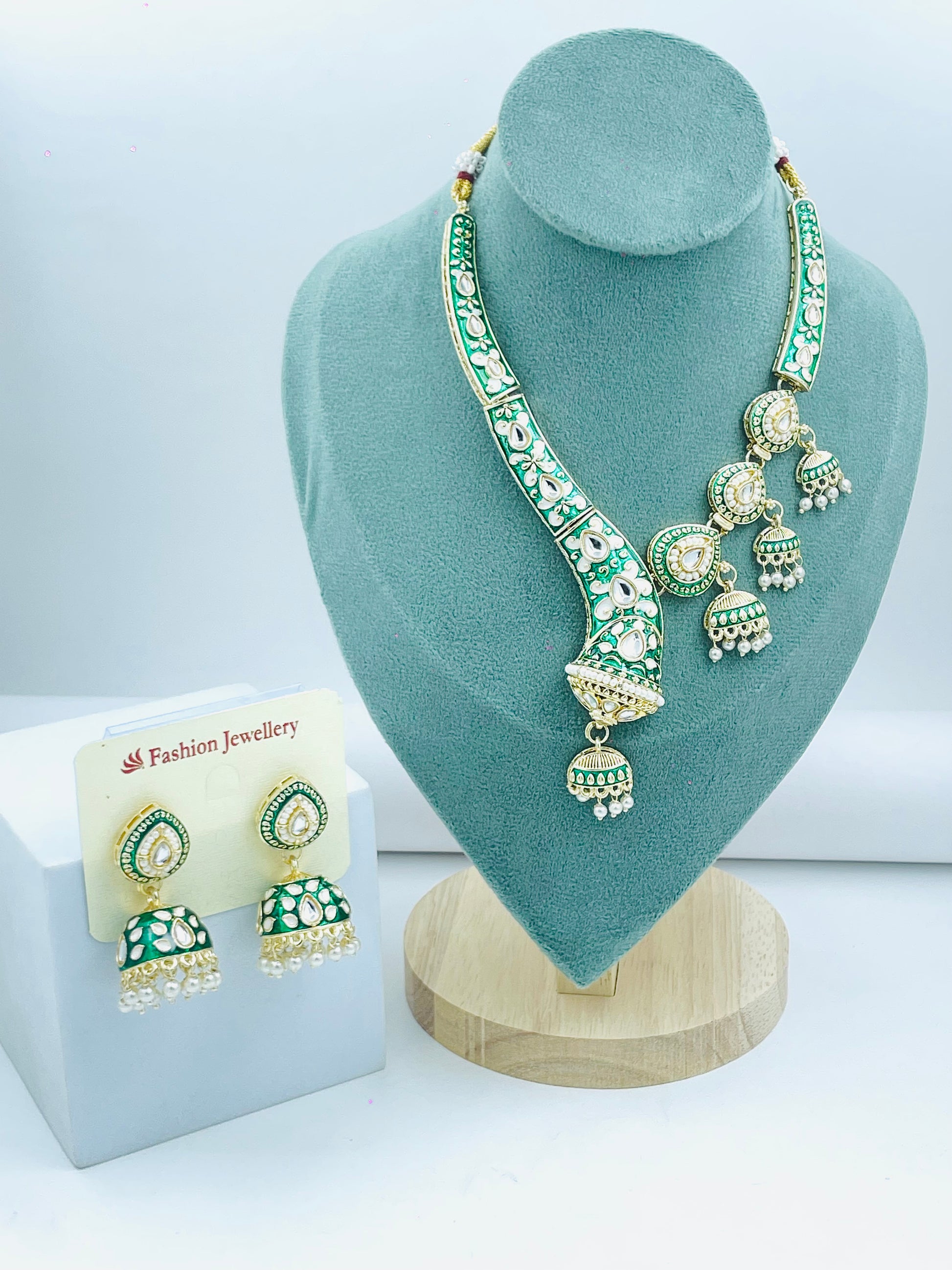 Elegant Green Enamel Traditional Necklace Set with Earrings