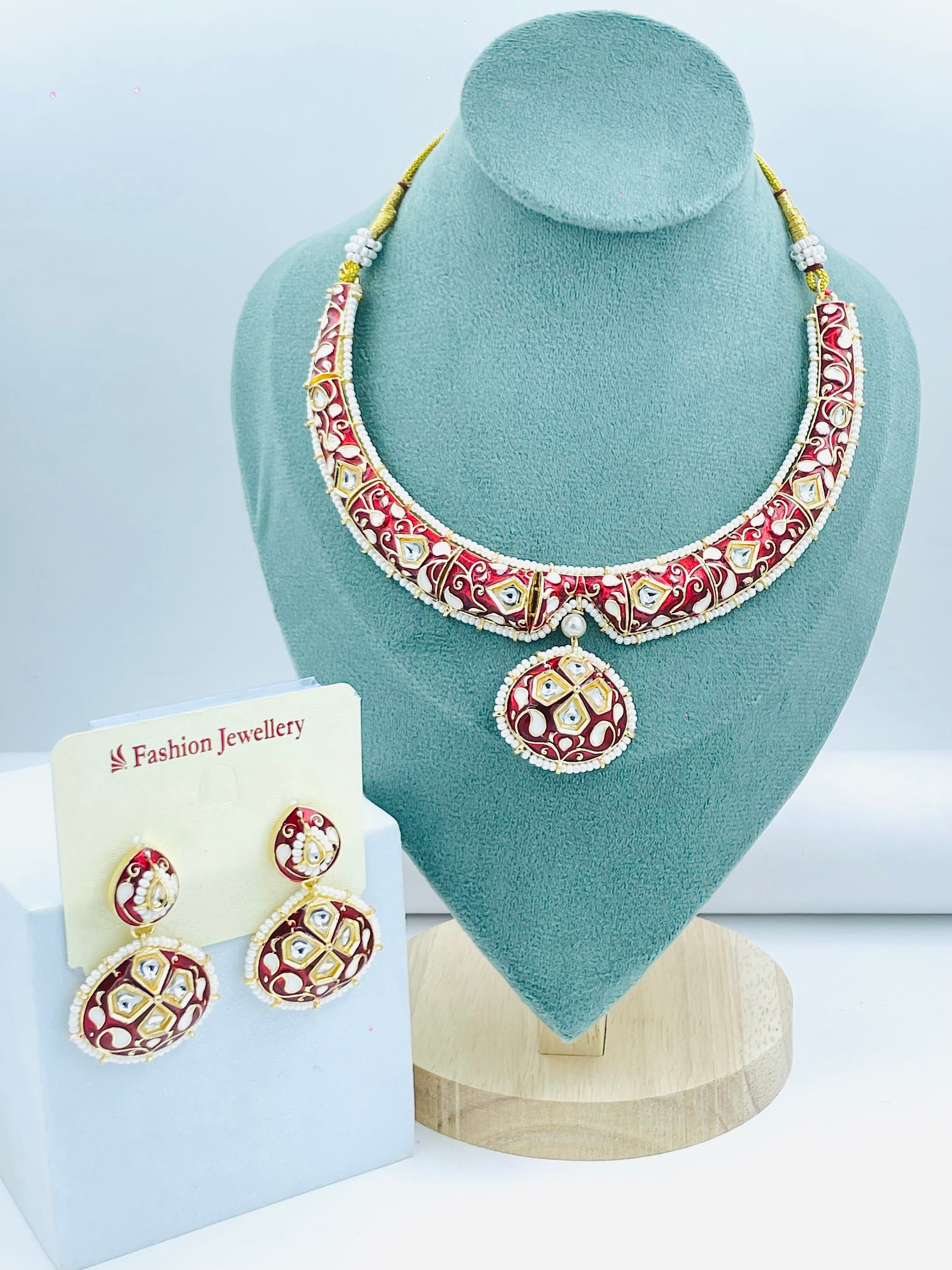 Elegant Fashion Jewellery Necklace Set with Earrings