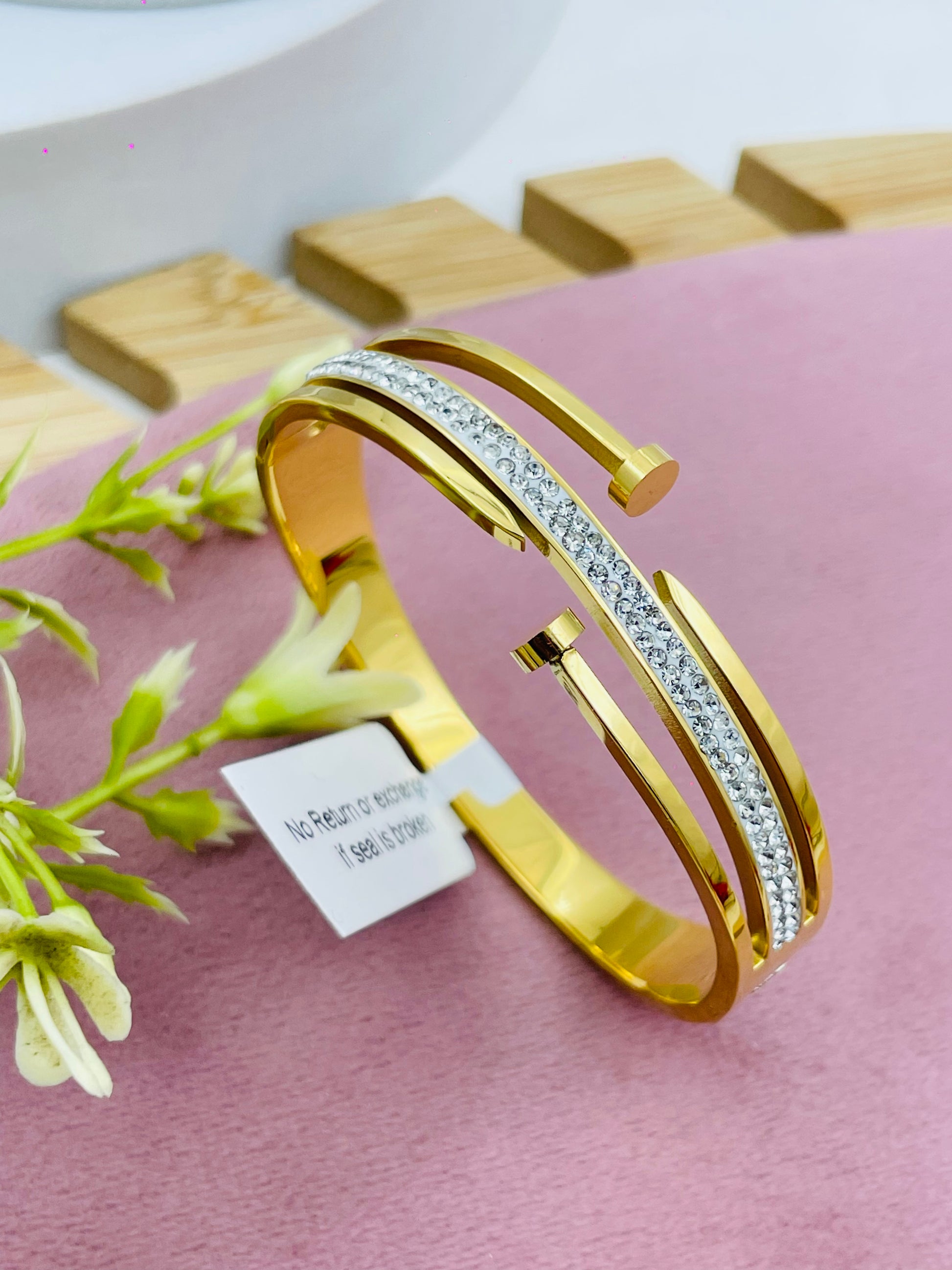 Stunning Gold Tone Bracelet with Crystal Accents