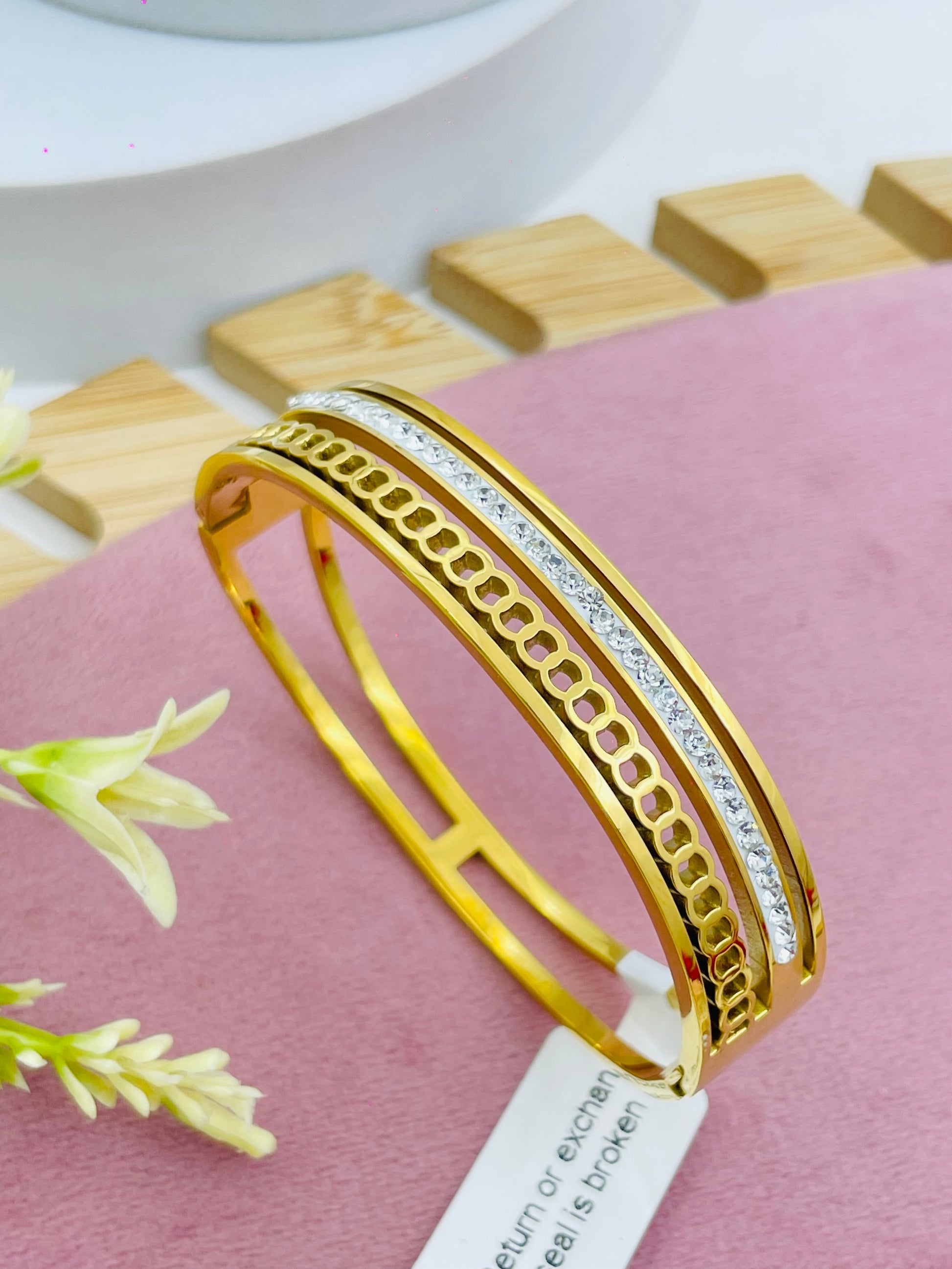 Elegant GoldPlated Bracelet with Rhinestones