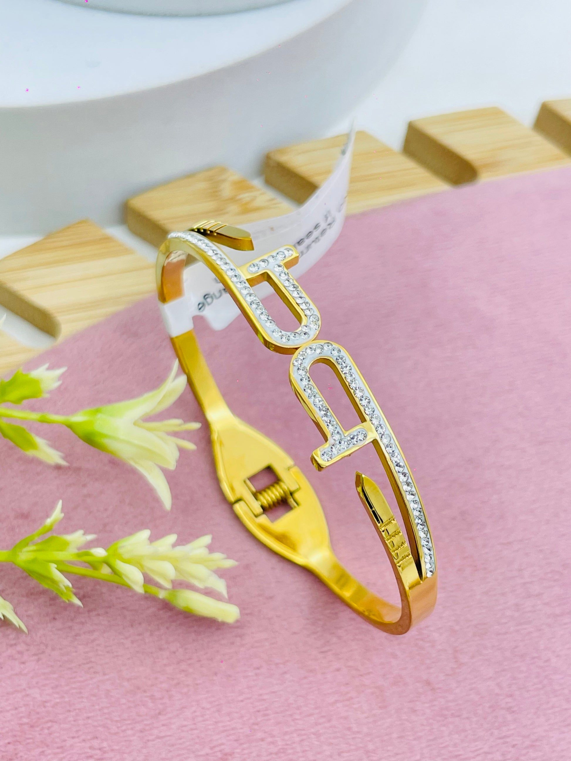 Elegant Gold Plated Bracelet with Rhinestones