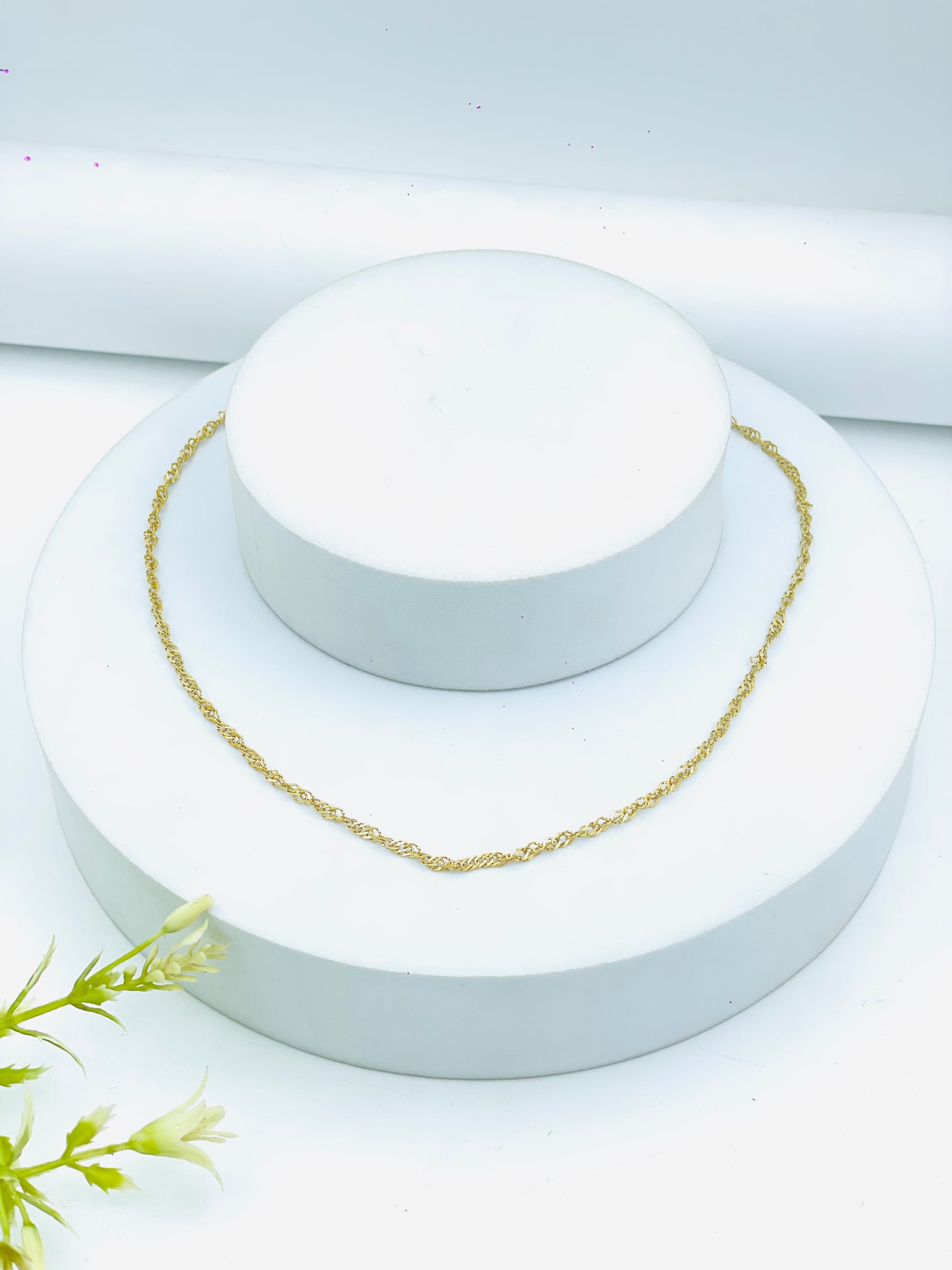 Elegant Gold Chain Necklace