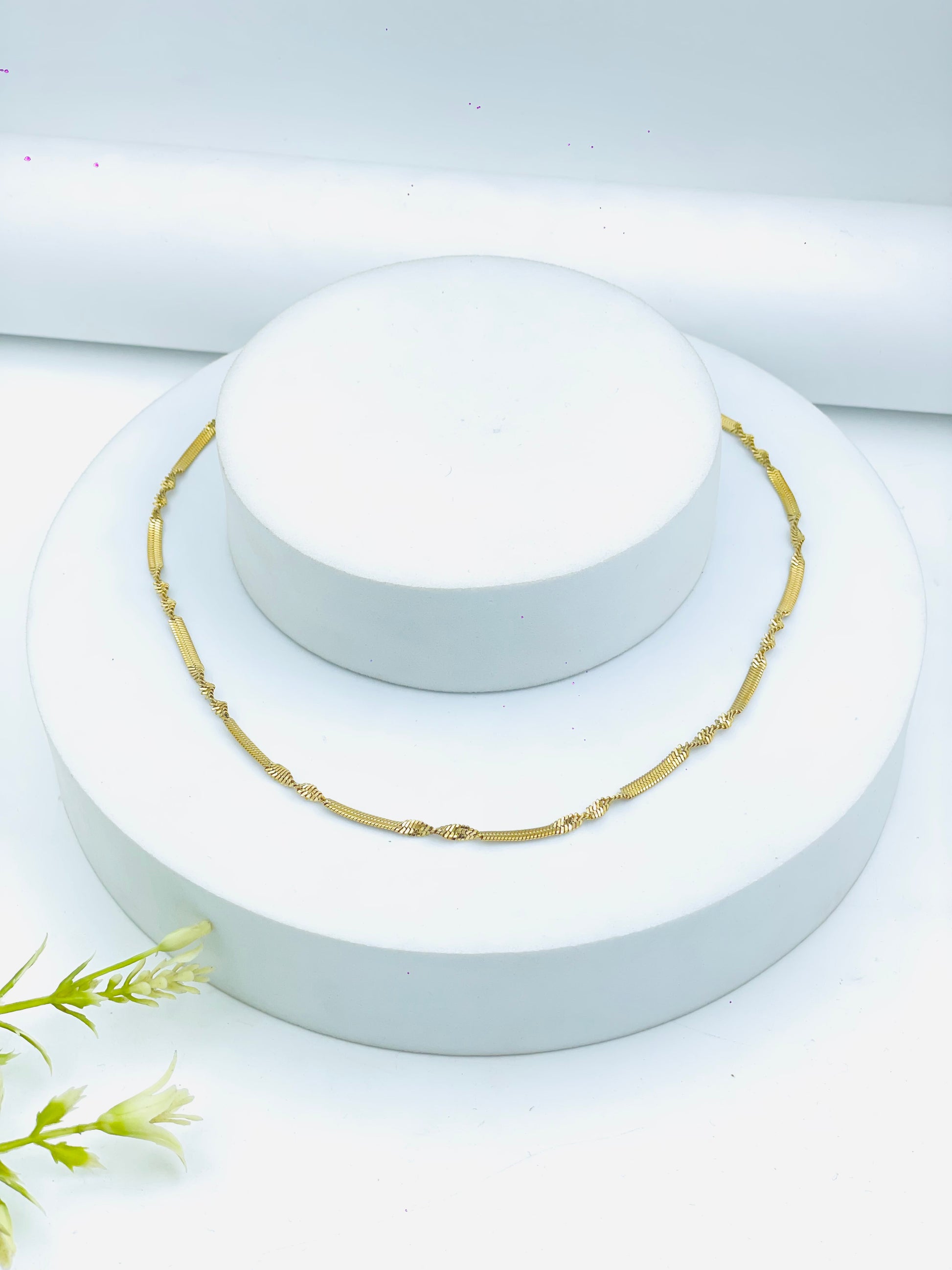 Elegant Gold Necklace  Timeless Jewelry Piece