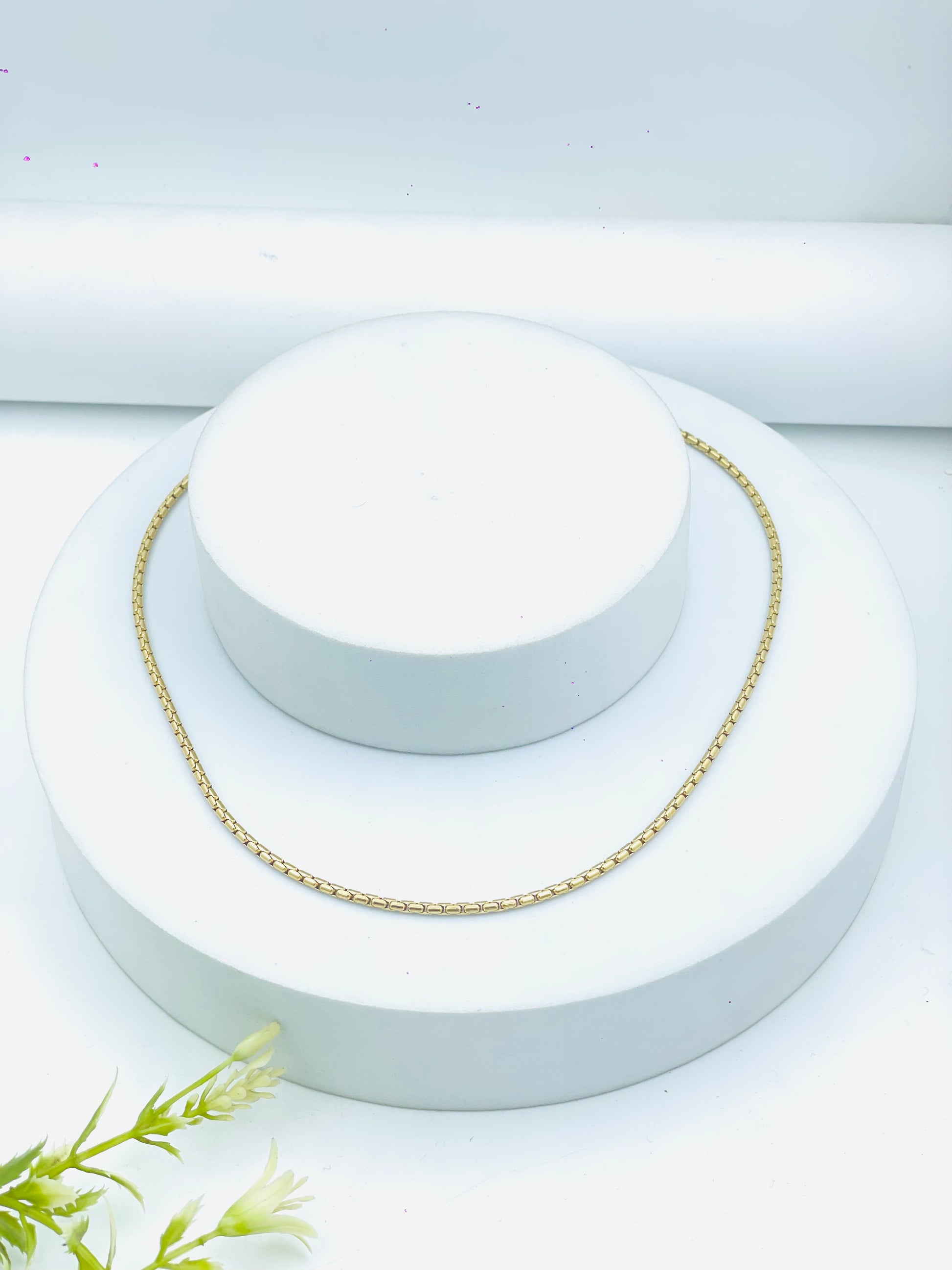 Elegant Gold Chain Necklace