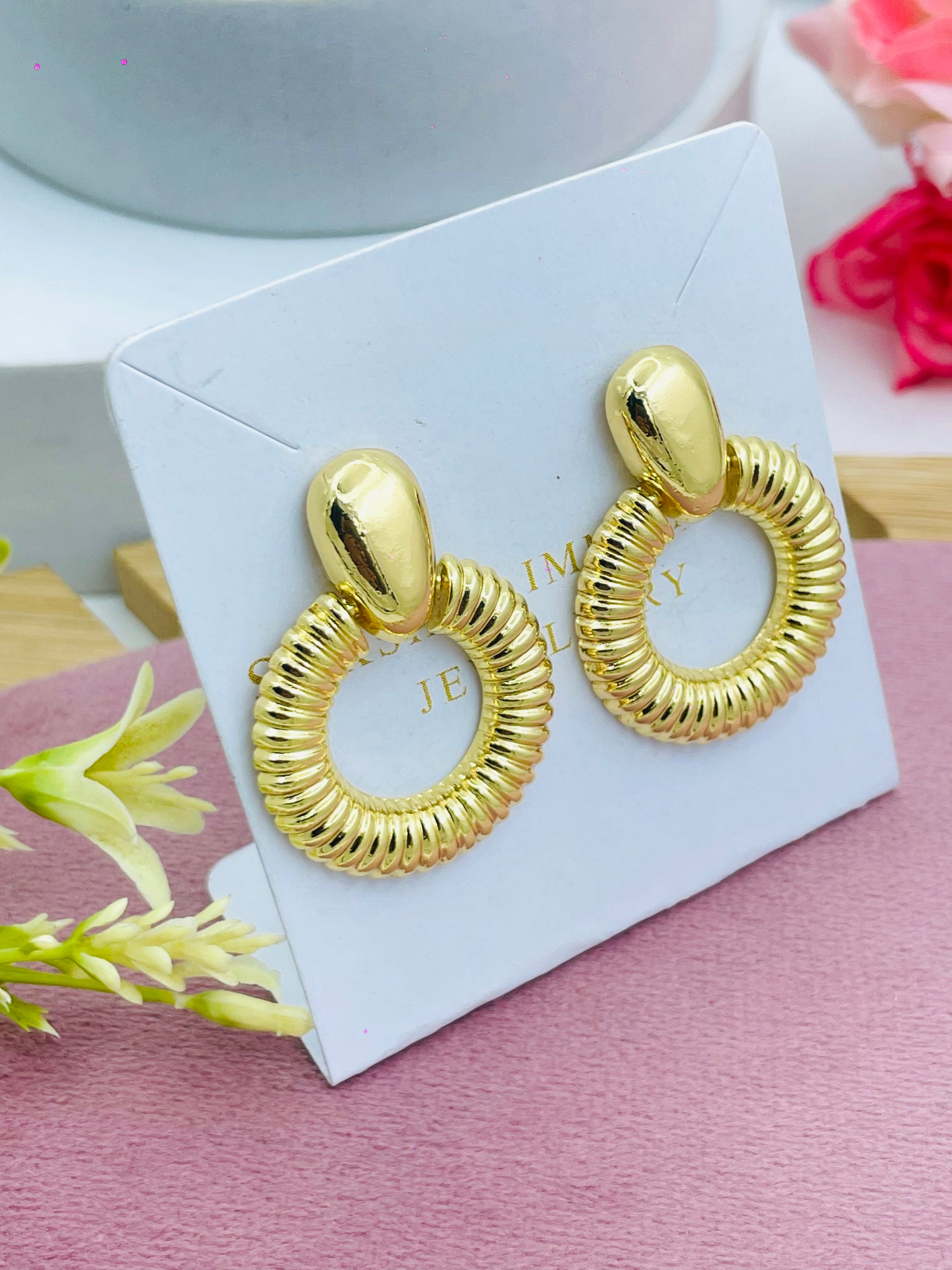 Elegant Gold Textured Hoop Earrings