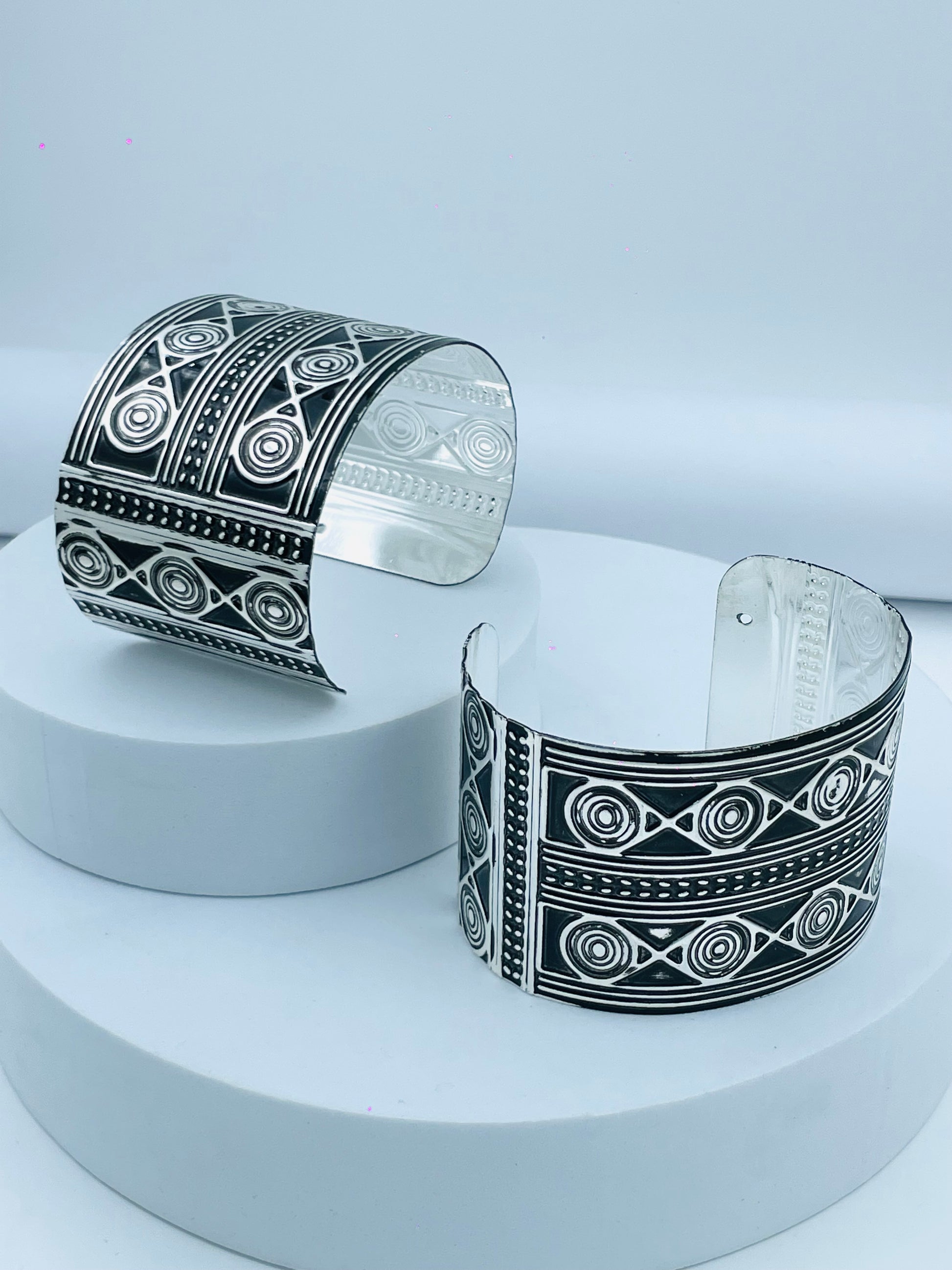 Stylish Tribal Pattern Silver Cuff Bracelet 1 piece