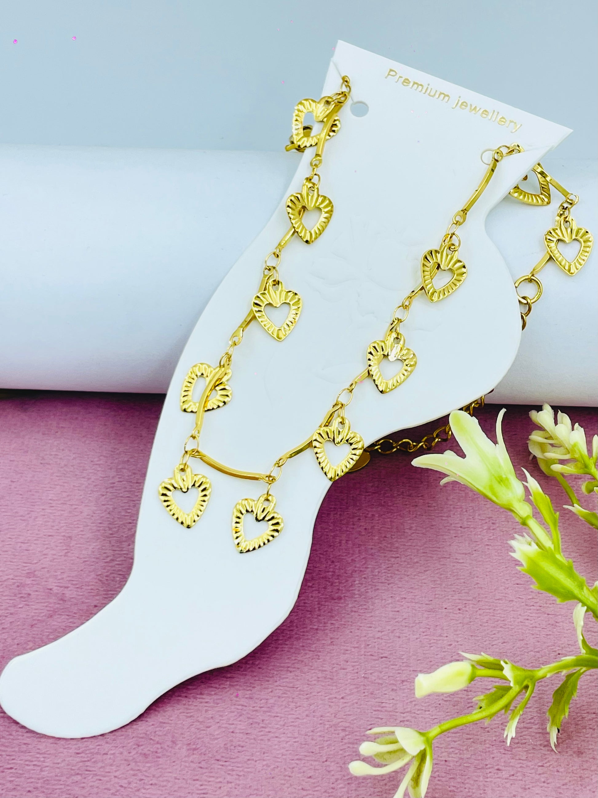 Elegant Gold Heart Charm Anklets