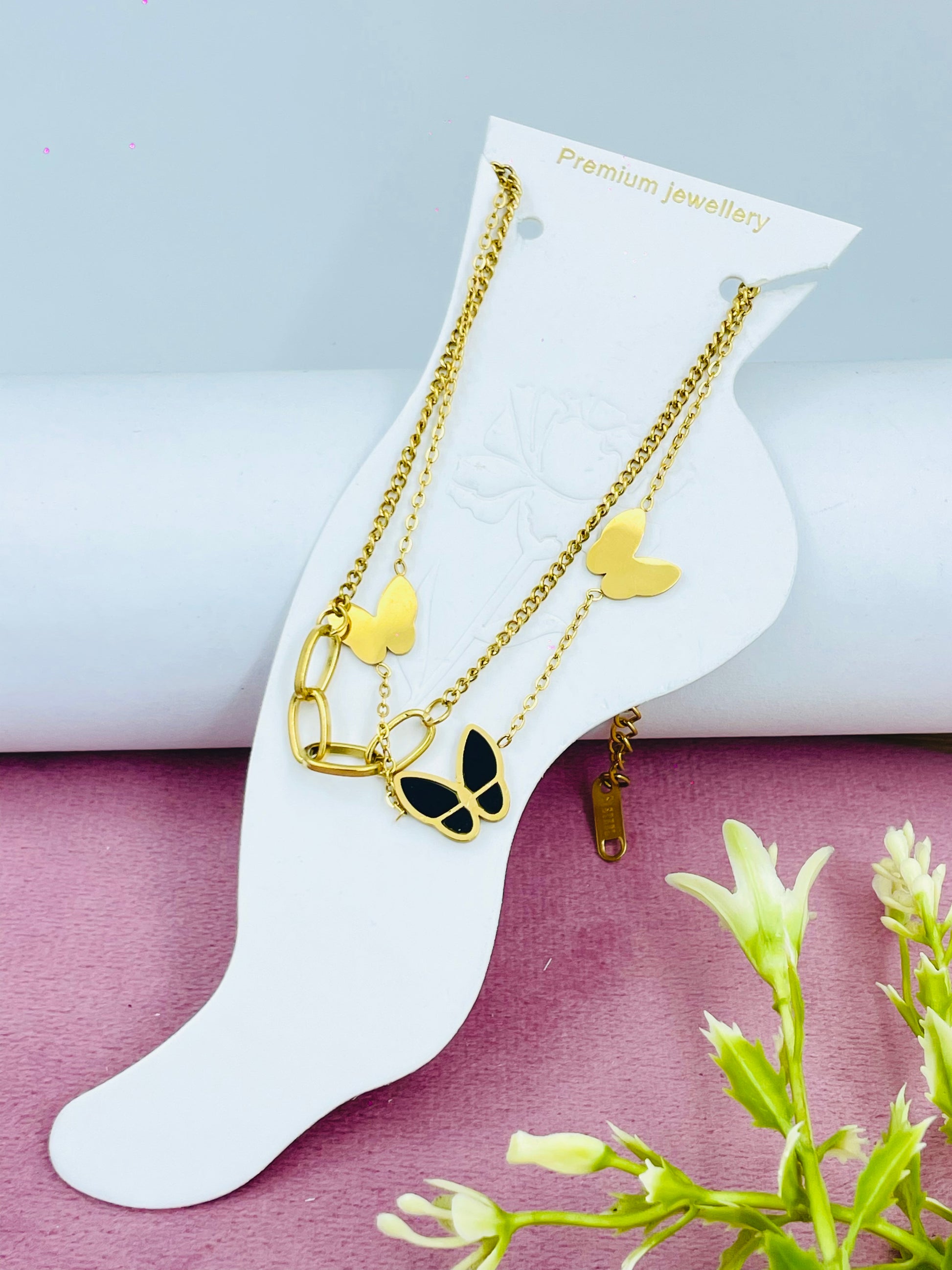 Elegant Gold Butterfly Pendant Anklets