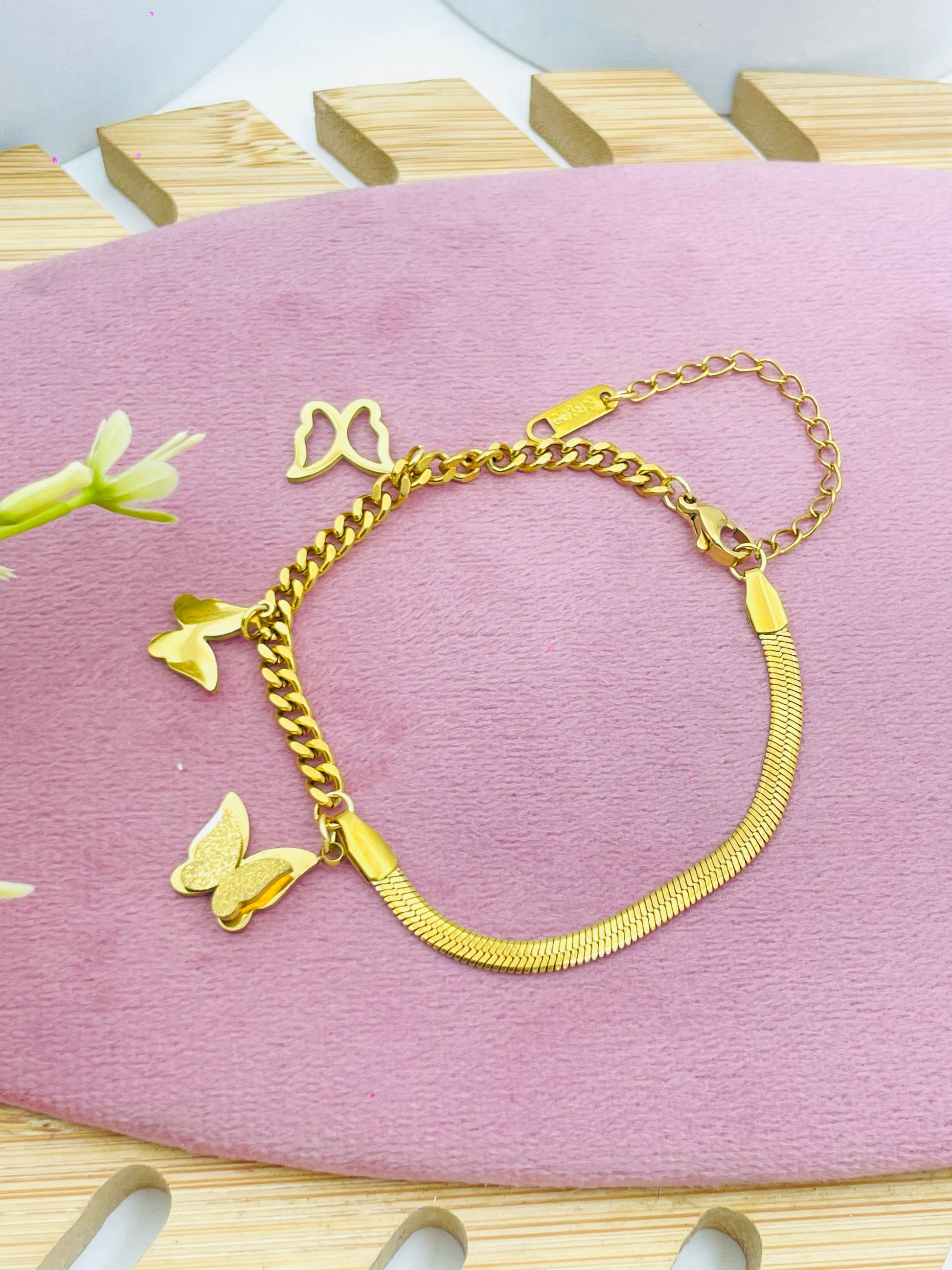 Elegant Gold Butterfly Chain Bracelet